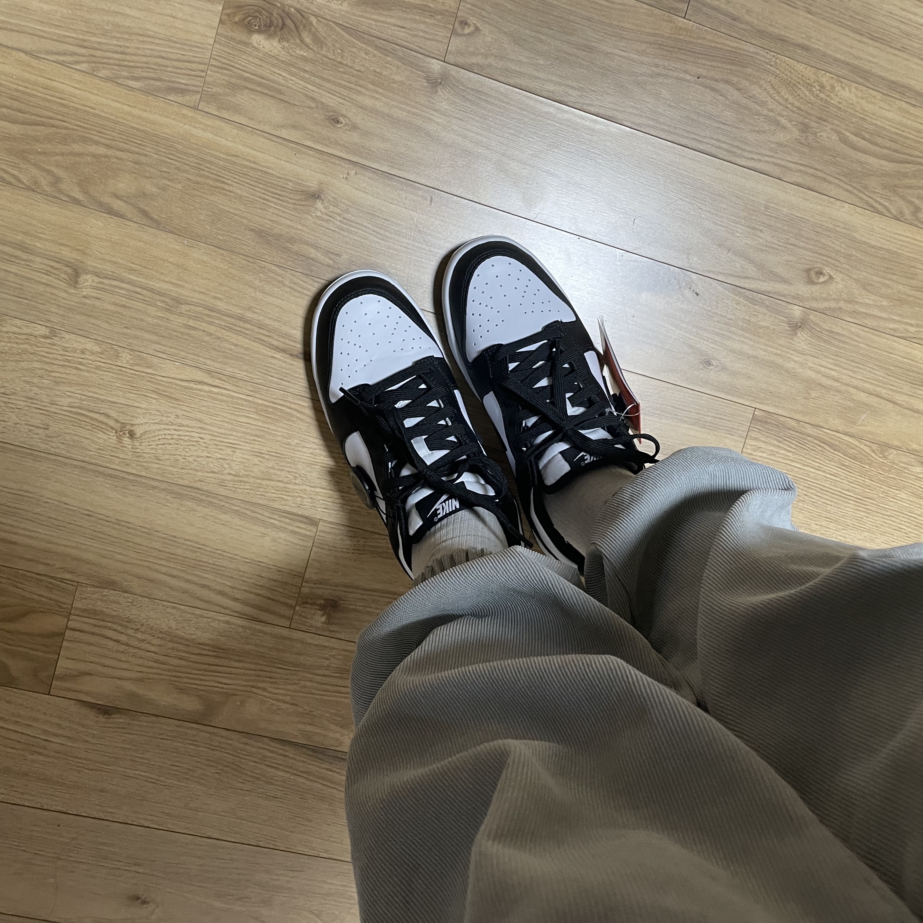 Nike Dunk Low Retro Black 착용 스타일 - 2