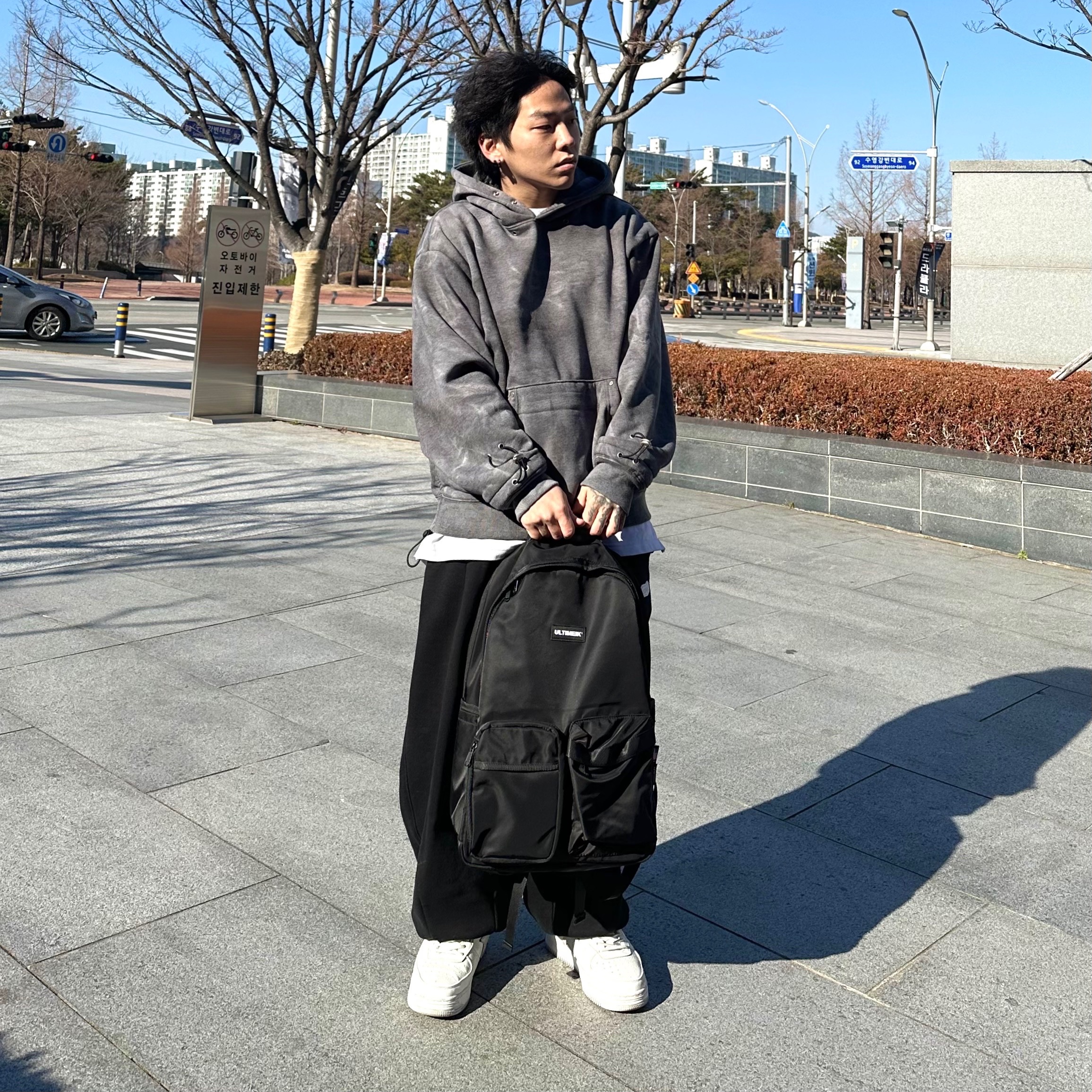BAPE x JJJJound Bape Sta Low White Light Grey 착용 스타일 - 2