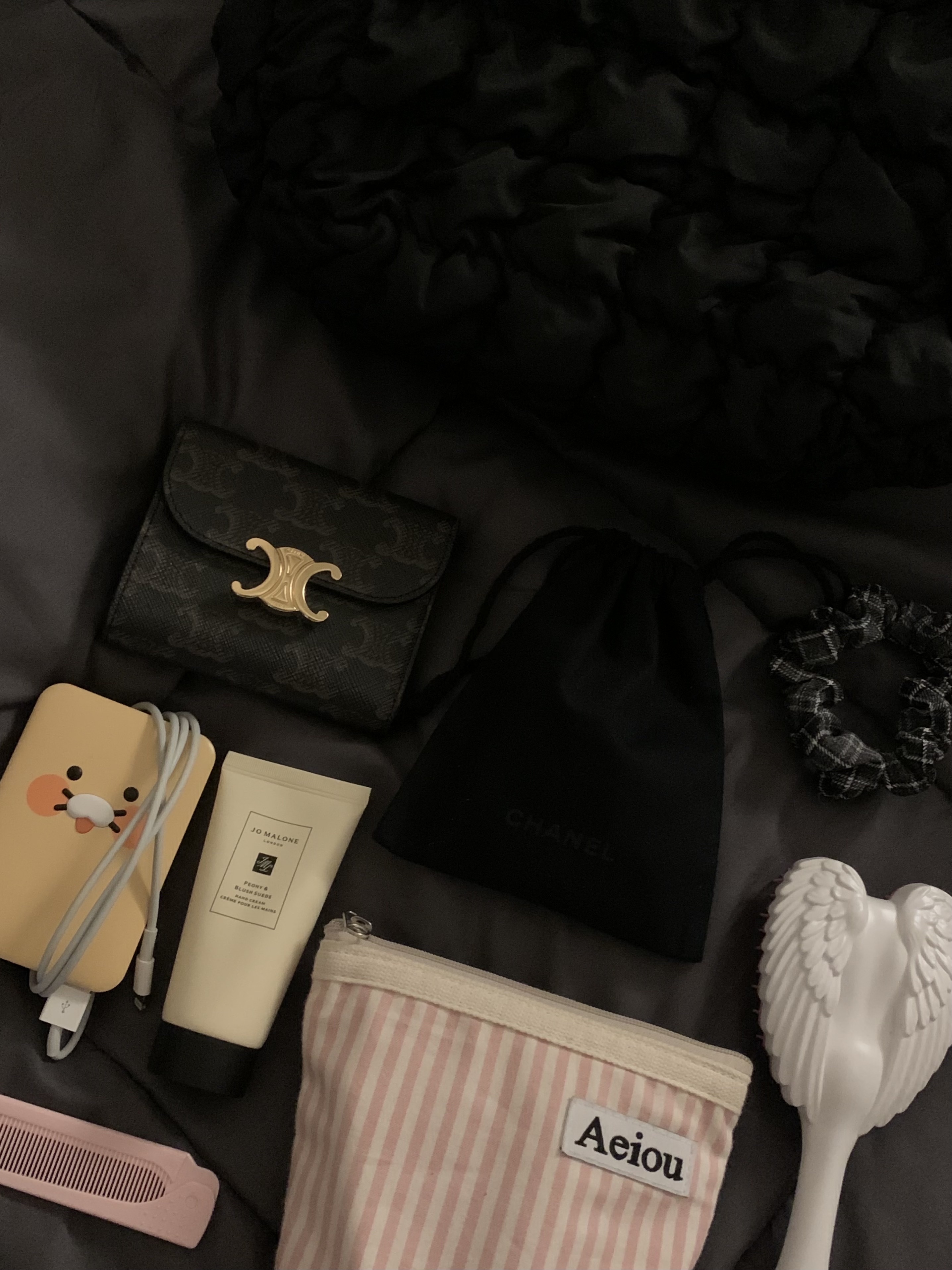 COS Quilted Mini Bag Black, Celine Small Wallet Triomphe in Triomphe Canvas Tan 착용 스타일
