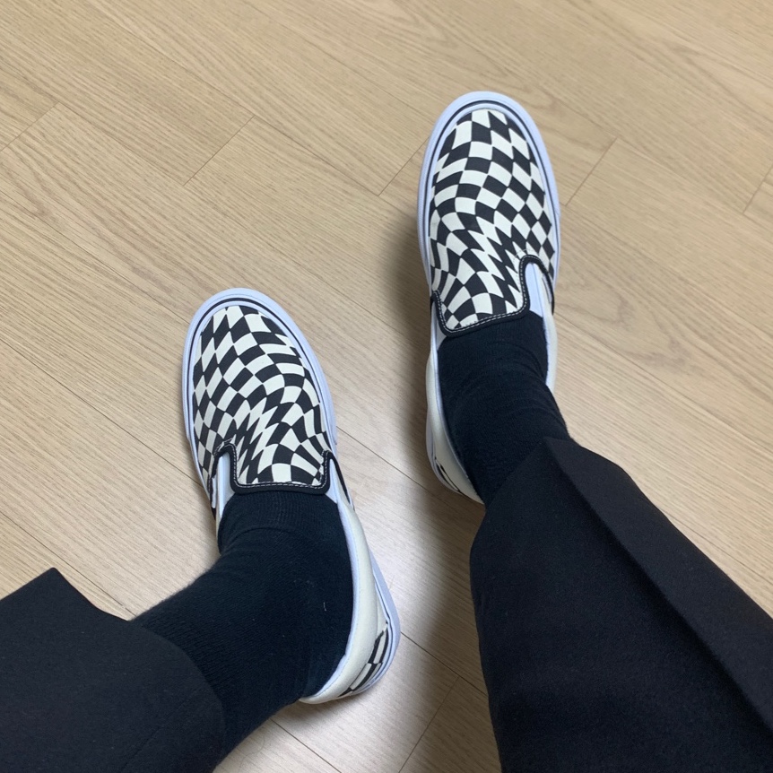 Vans Classic Slip-On Twist Warp Checker 착용 스타일