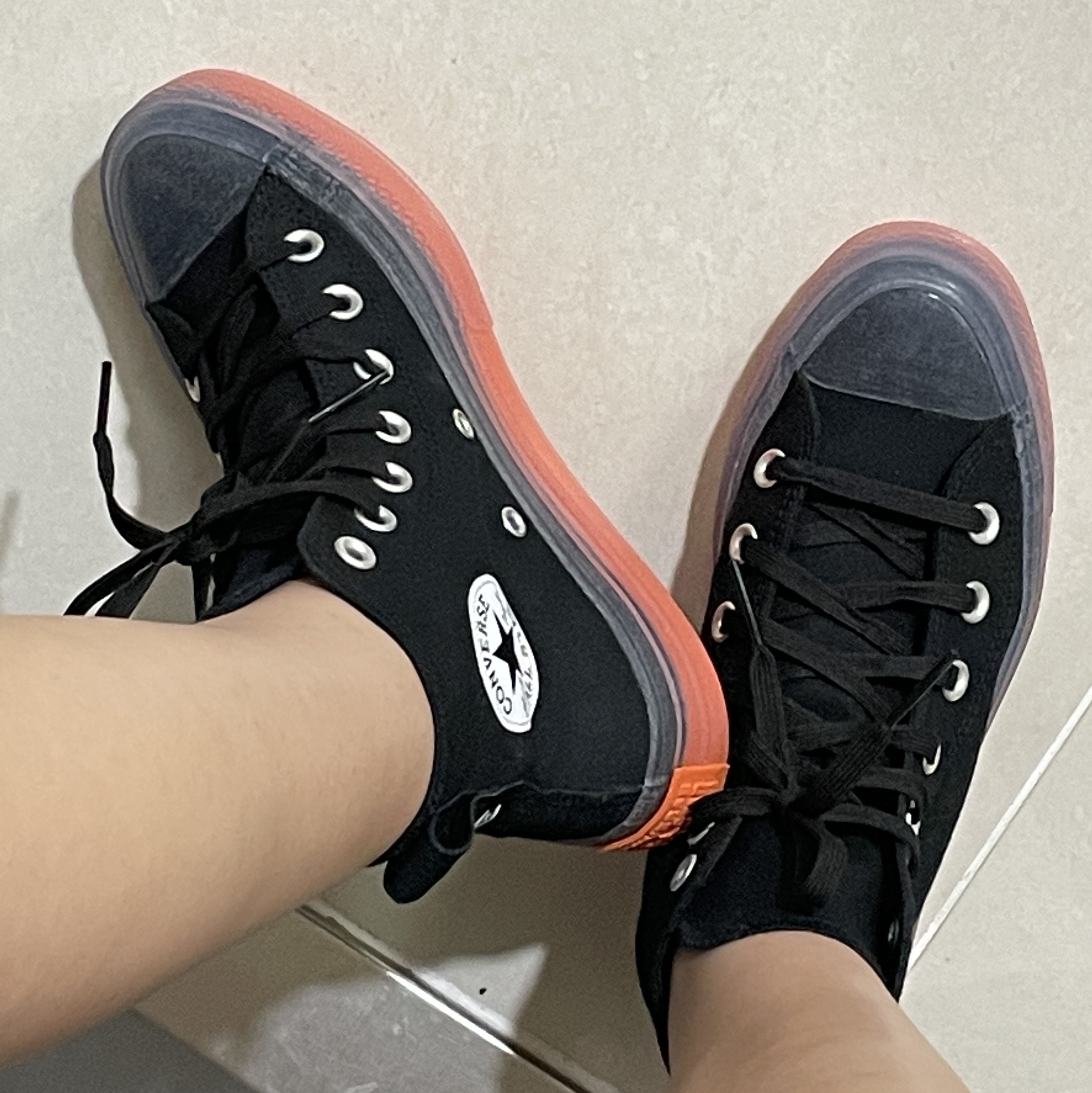 Converse Chuck Taylor All Star CX High Black Wild Mango 착용 스타일