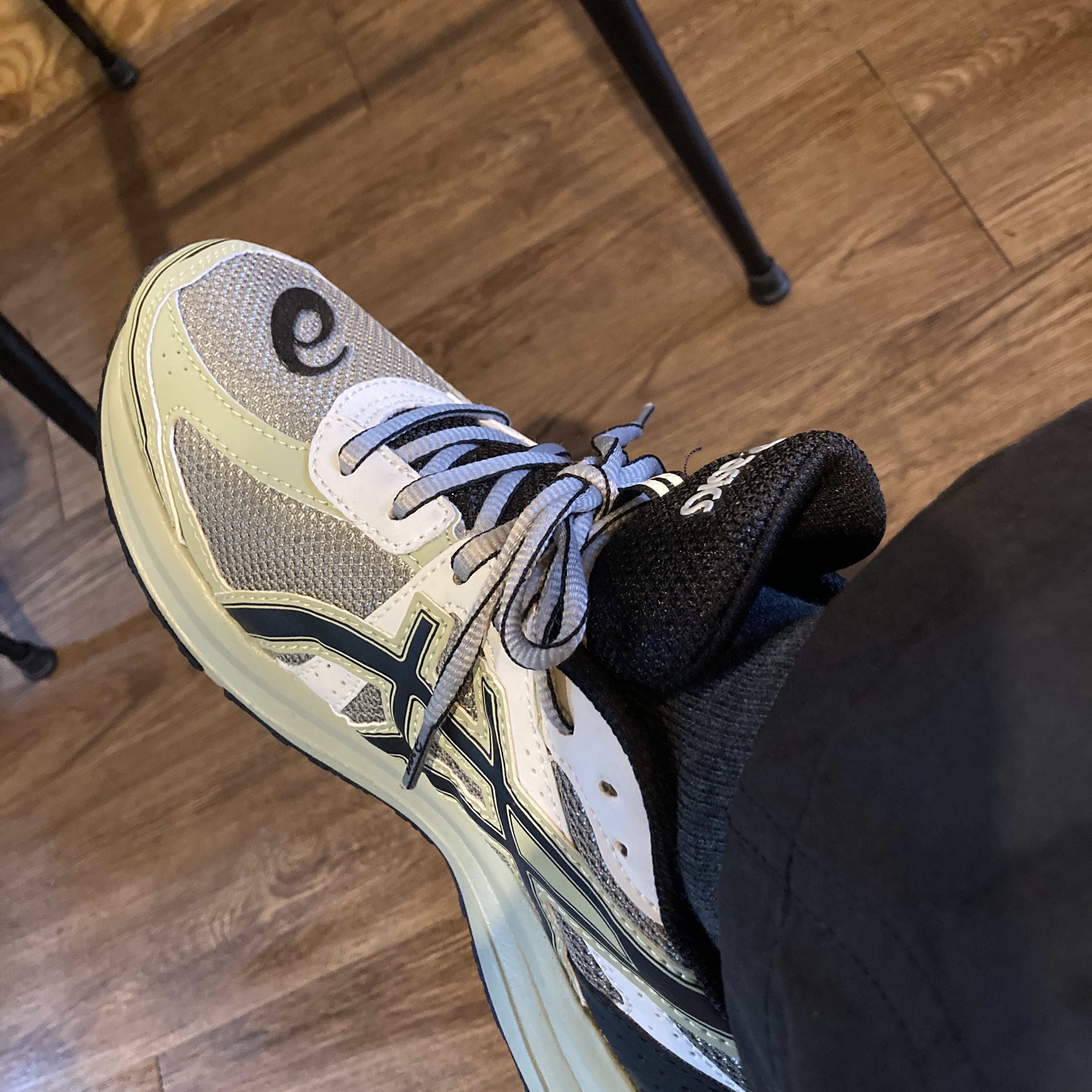 Asics Jog 100 S Sheet Rock - 2E Wide 착용 스타일