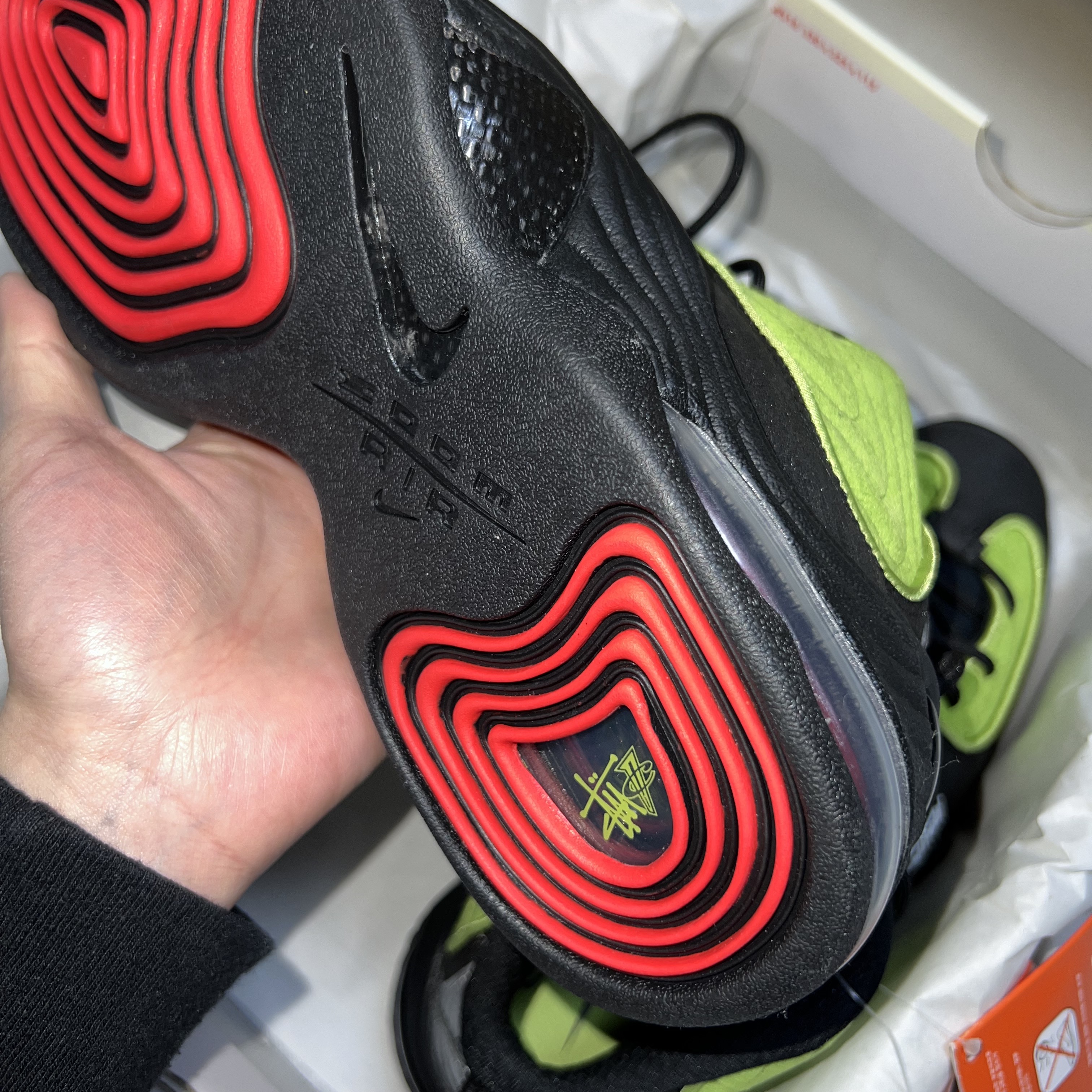 Nike x Stussy Air Penny II Vivid Green and Black 착용 스타일 - 2