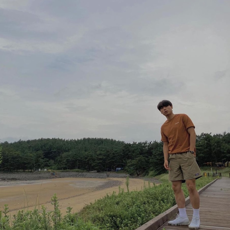 Nike Air VaporMax Flyknit 3 White Pure Platinum, Patagonia Baggies Shorts 5 Inch Dark Ash 착용 스타일