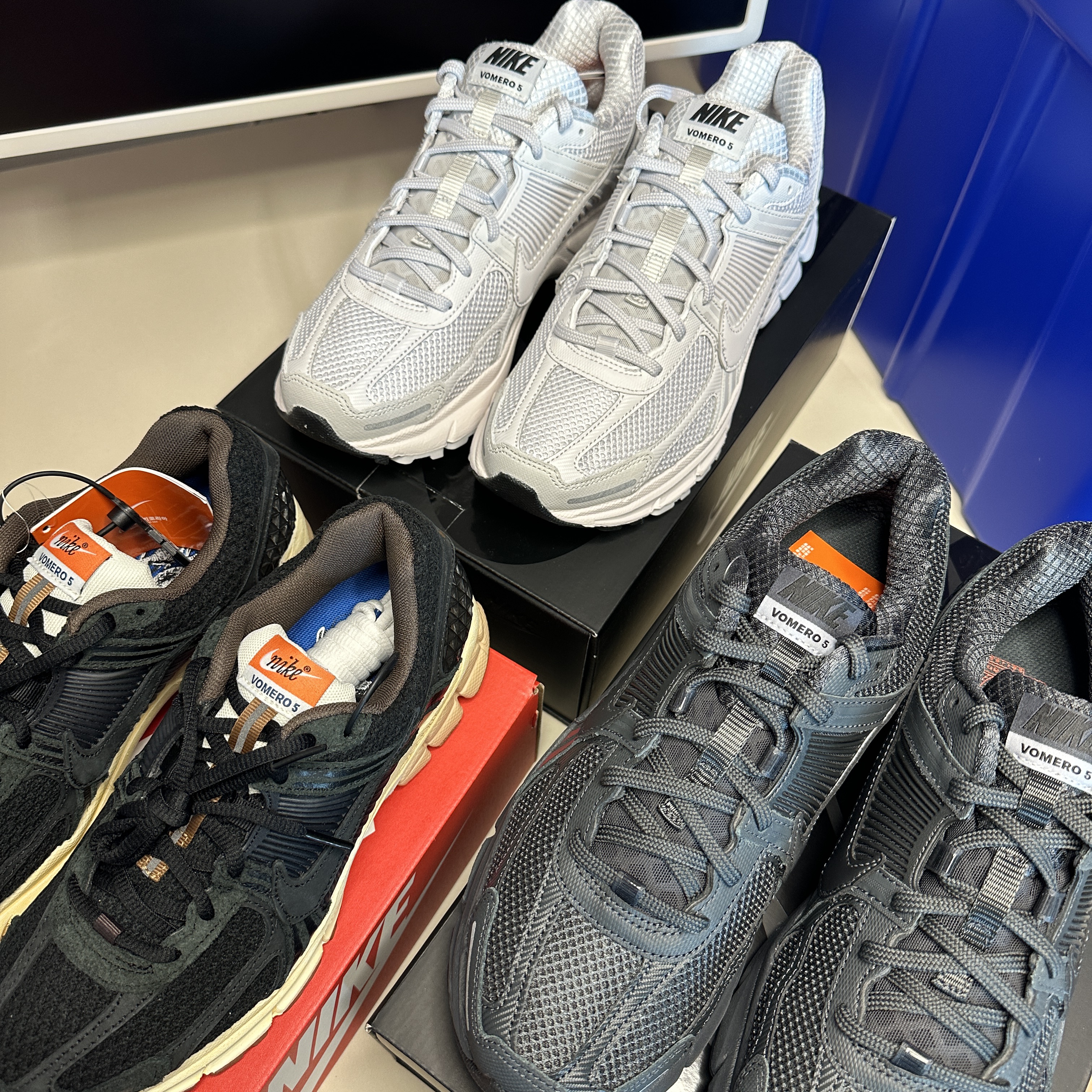 Nike Zoom Vomero 5 SP Vast Grey 2023, (W) Nike Zoom Vomero 5 Black 착용 스타일