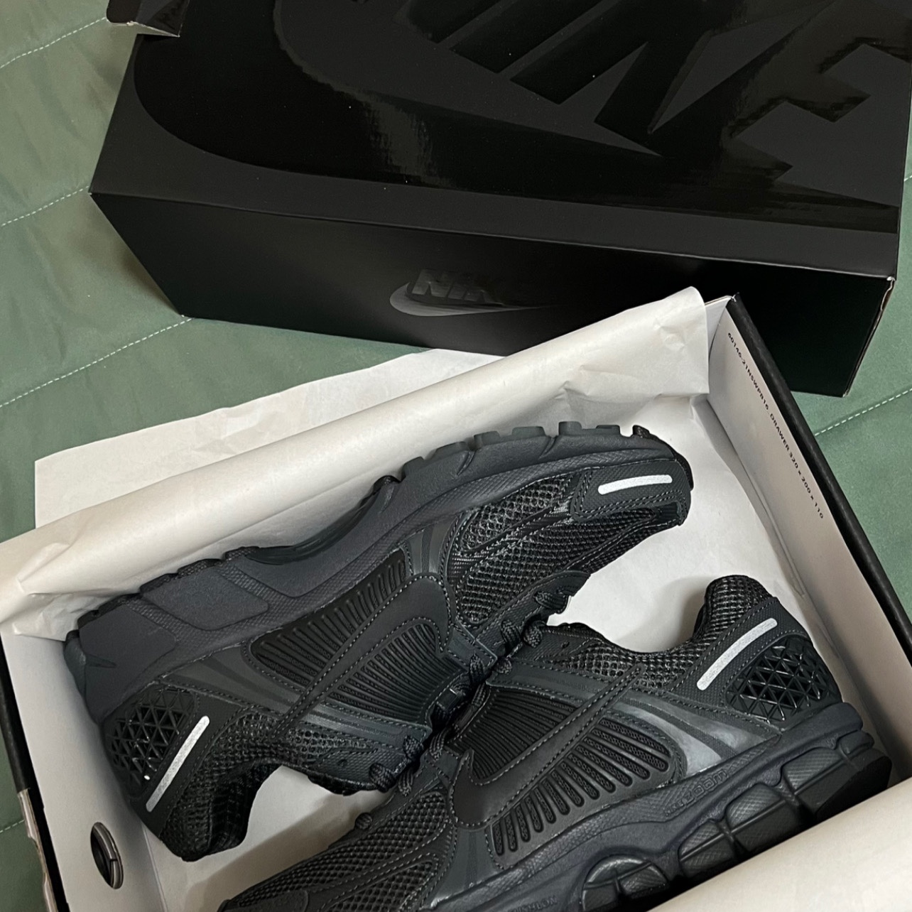 Nike Zoom Vomero 5 SP Anthracite 2023 착용 스타일 - 4