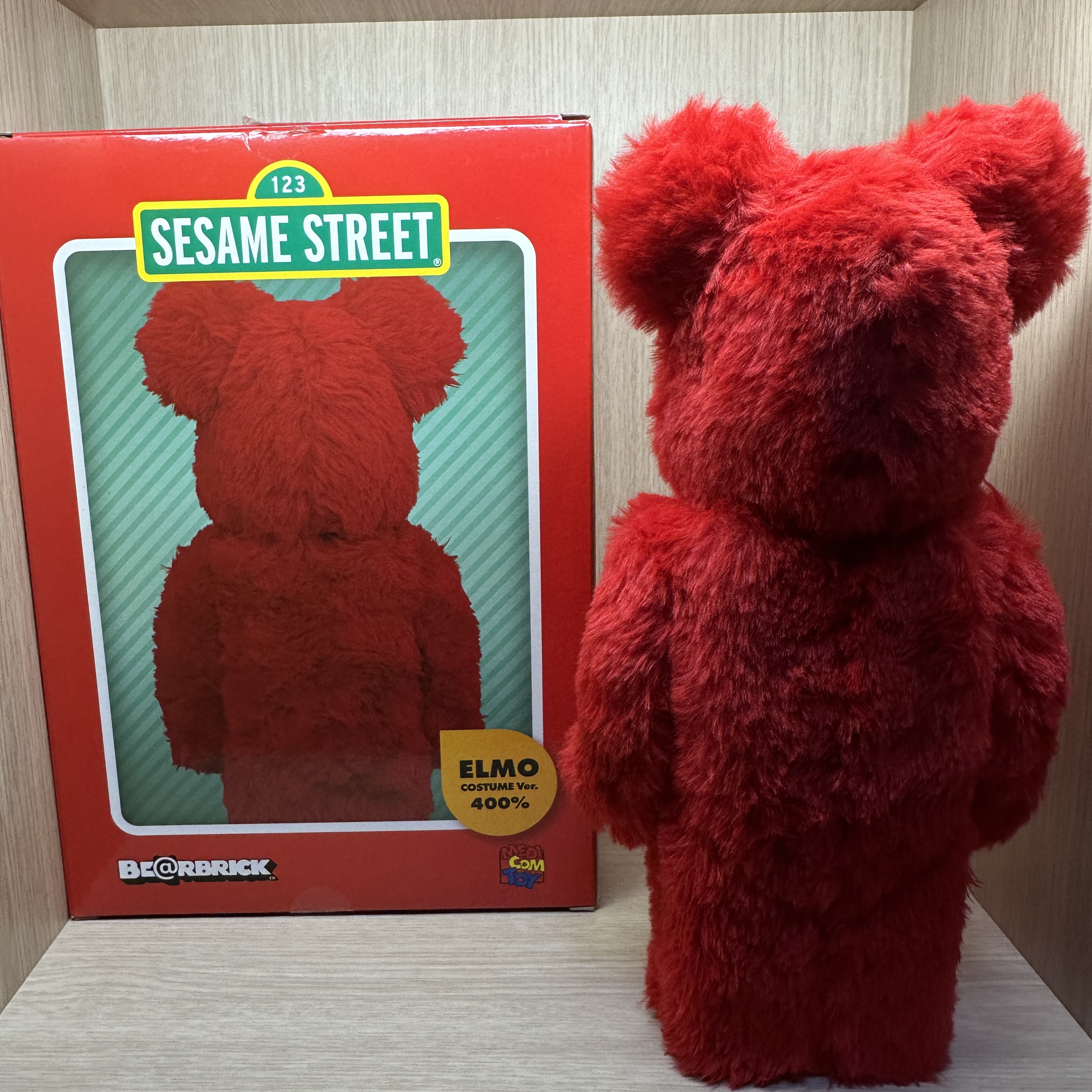 Bearbrick Sesame Street Elmo Costume Ver. 400% 착용 스타일 - 2