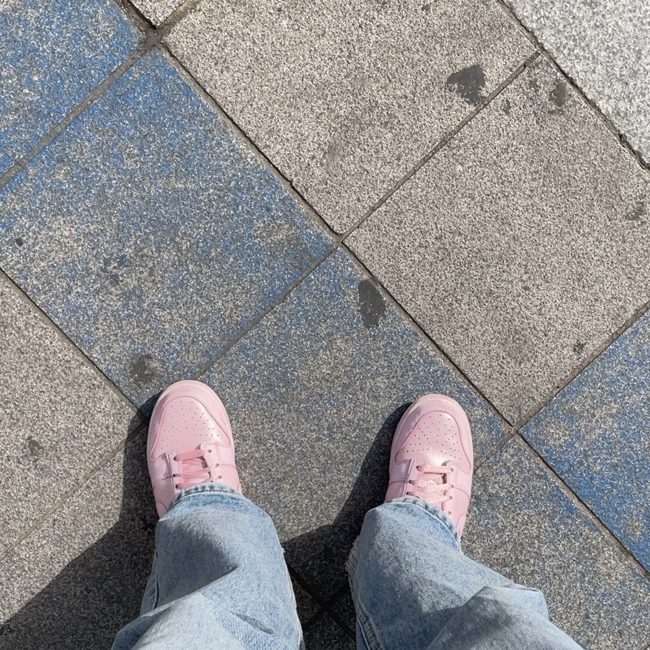 (GS) Nike Dunk Low SE Prism Pink 착용 스타일 - 1