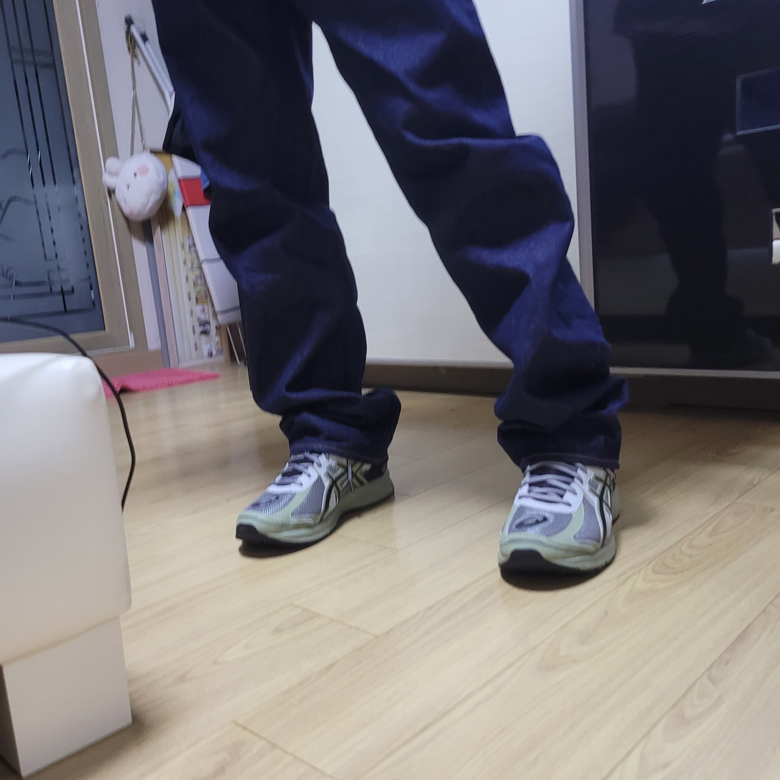 Asics Jog 100 S Sheet Rock - 2E Wide 착용 스타일 - 2