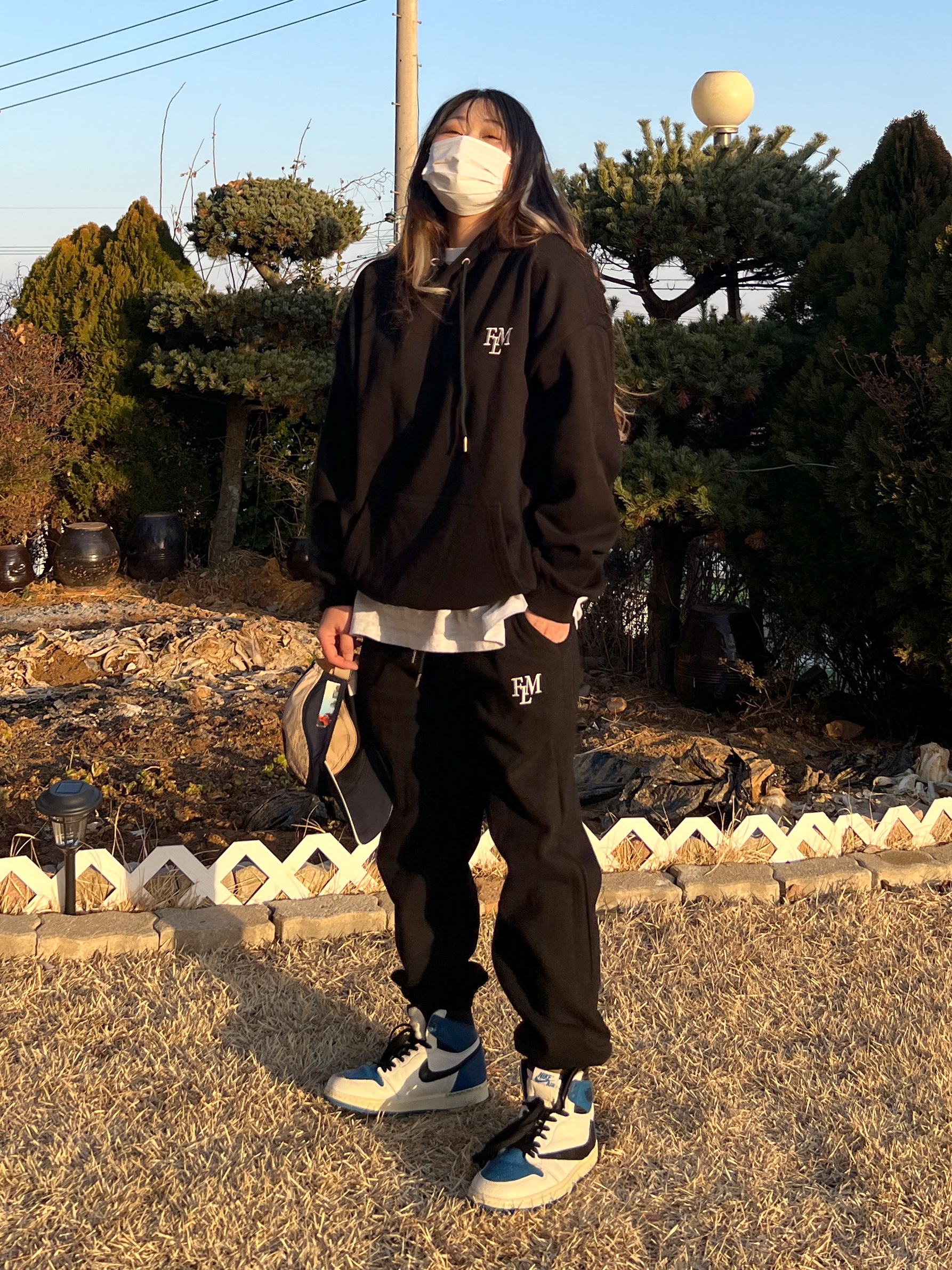 Nike x Cav Empt Tailwind Running Cap Navy, Jordan 1 x Travis Scott x Fragment Retro High OG SP Military Blue 착용 스타일 - 2