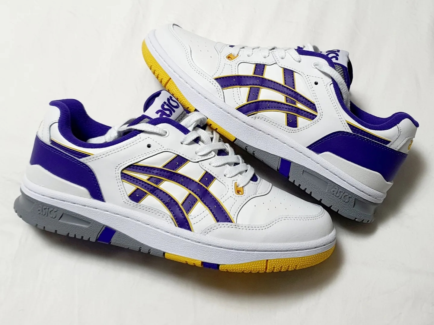 Asics EX89 White Gentry Purple 착용 스타일 - 2
