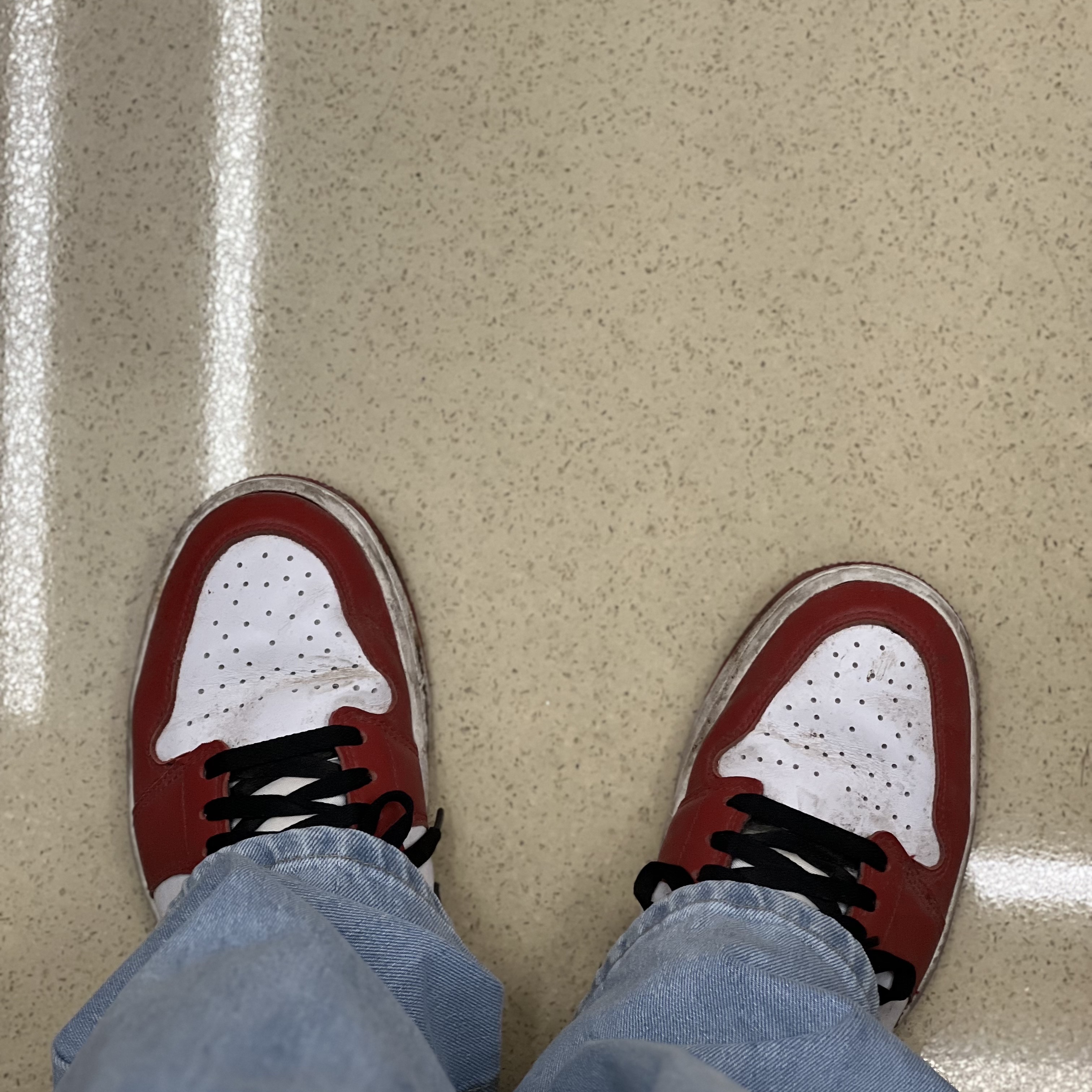 Jordan 1 Low Golf Chicago, Apple AirPods Max Lightning Silver (Korean Ver.) 착용 스타일