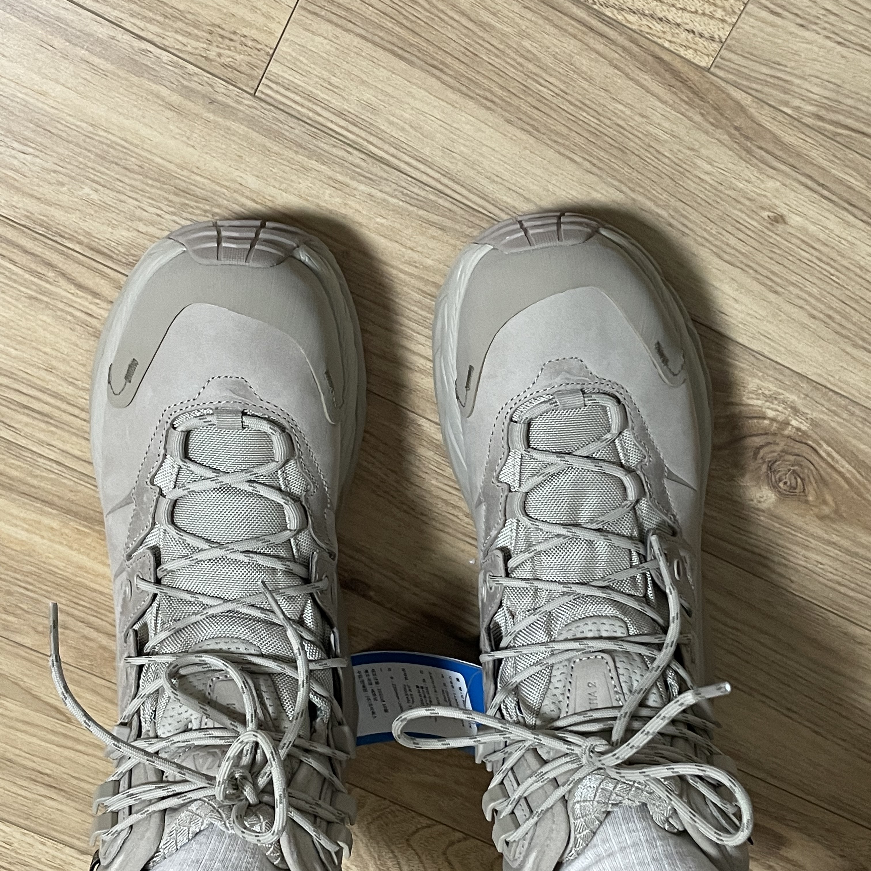 Hoka Kaha 2 Gore-Tex Oxford Tan 착용 스타일 - 4