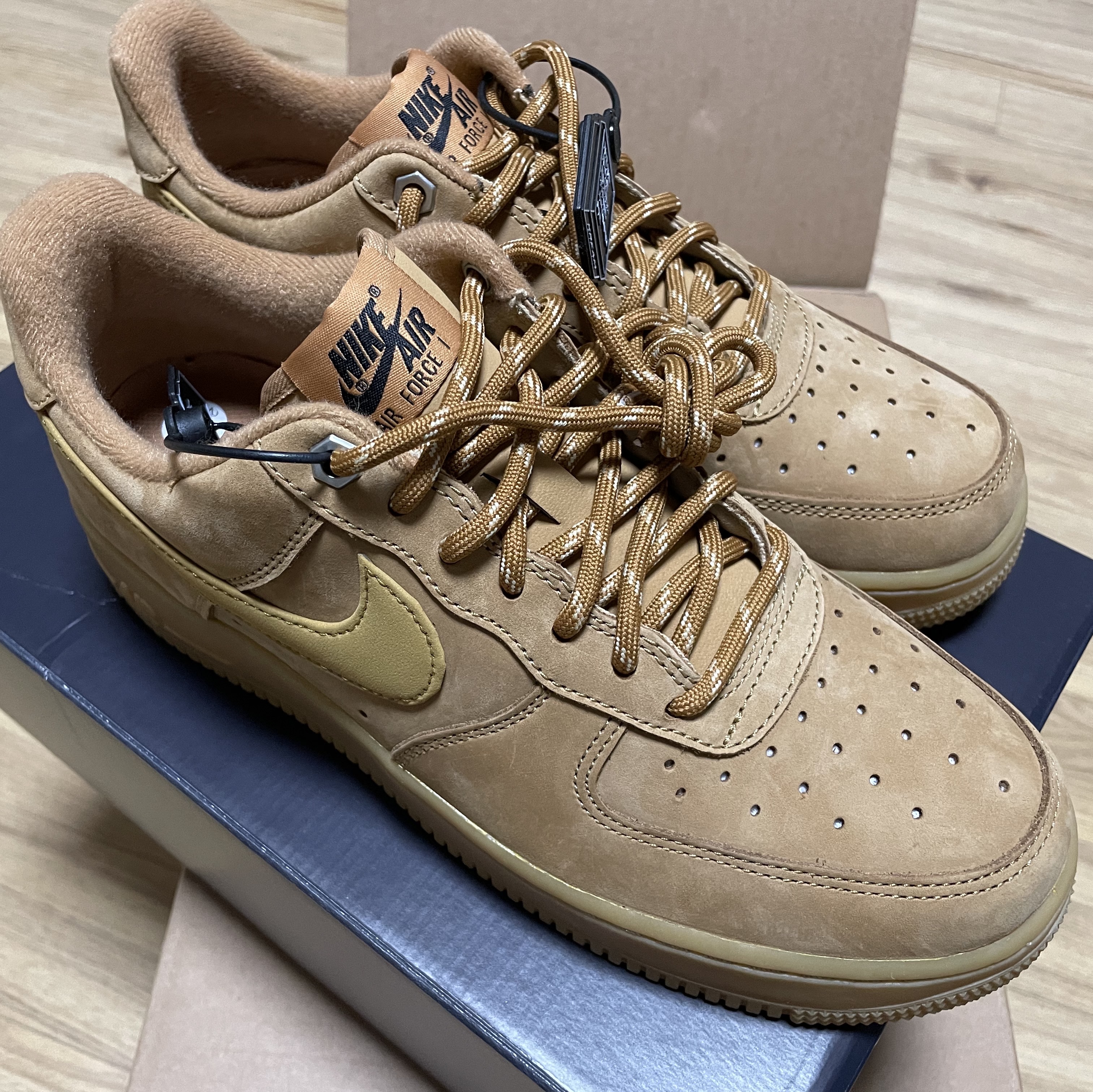 Nike Air Force 1 '07 WB Flax 착용 스타일 - 3