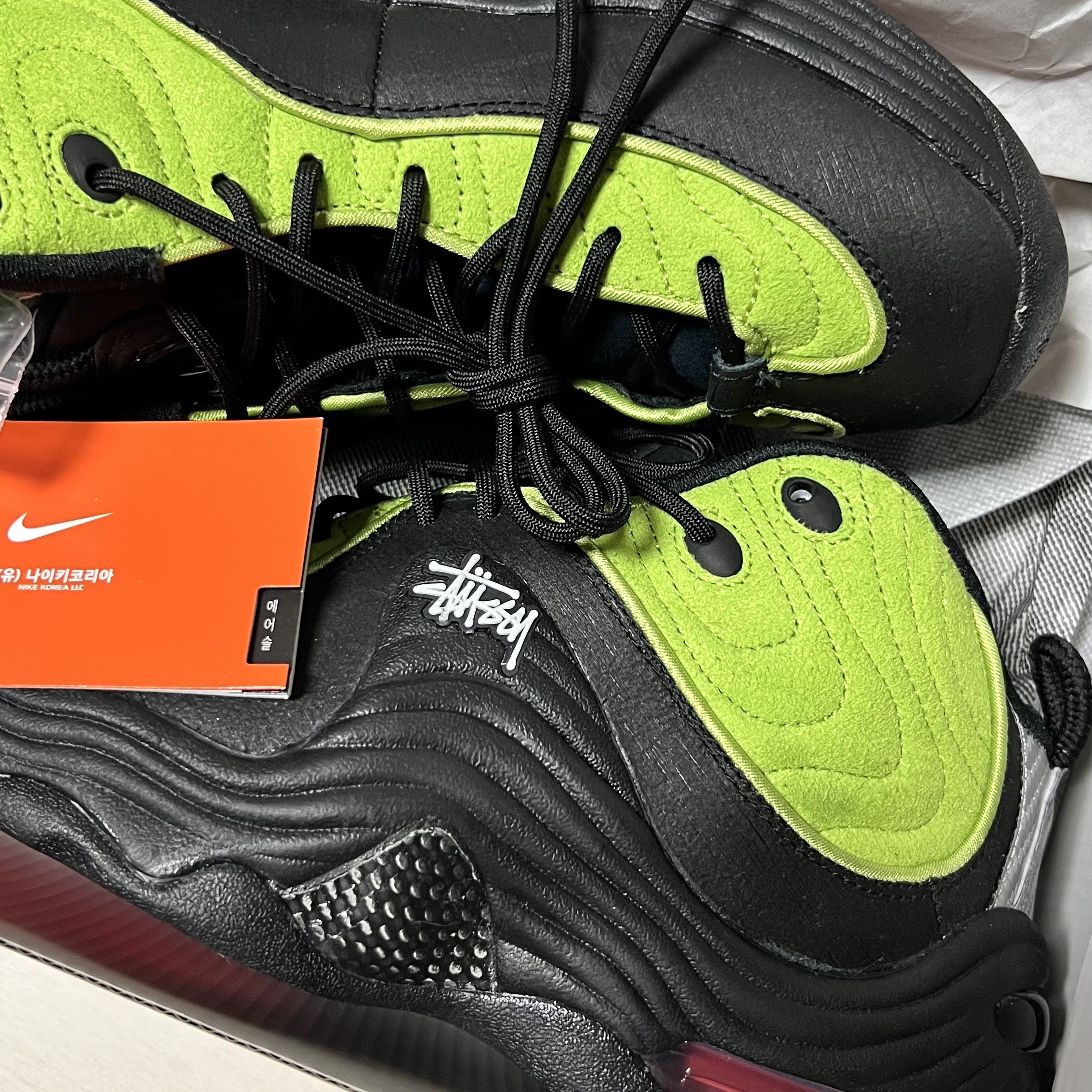 Nike x Stussy Air Penny II Vivid Green and Black 착용 스타일 - 1