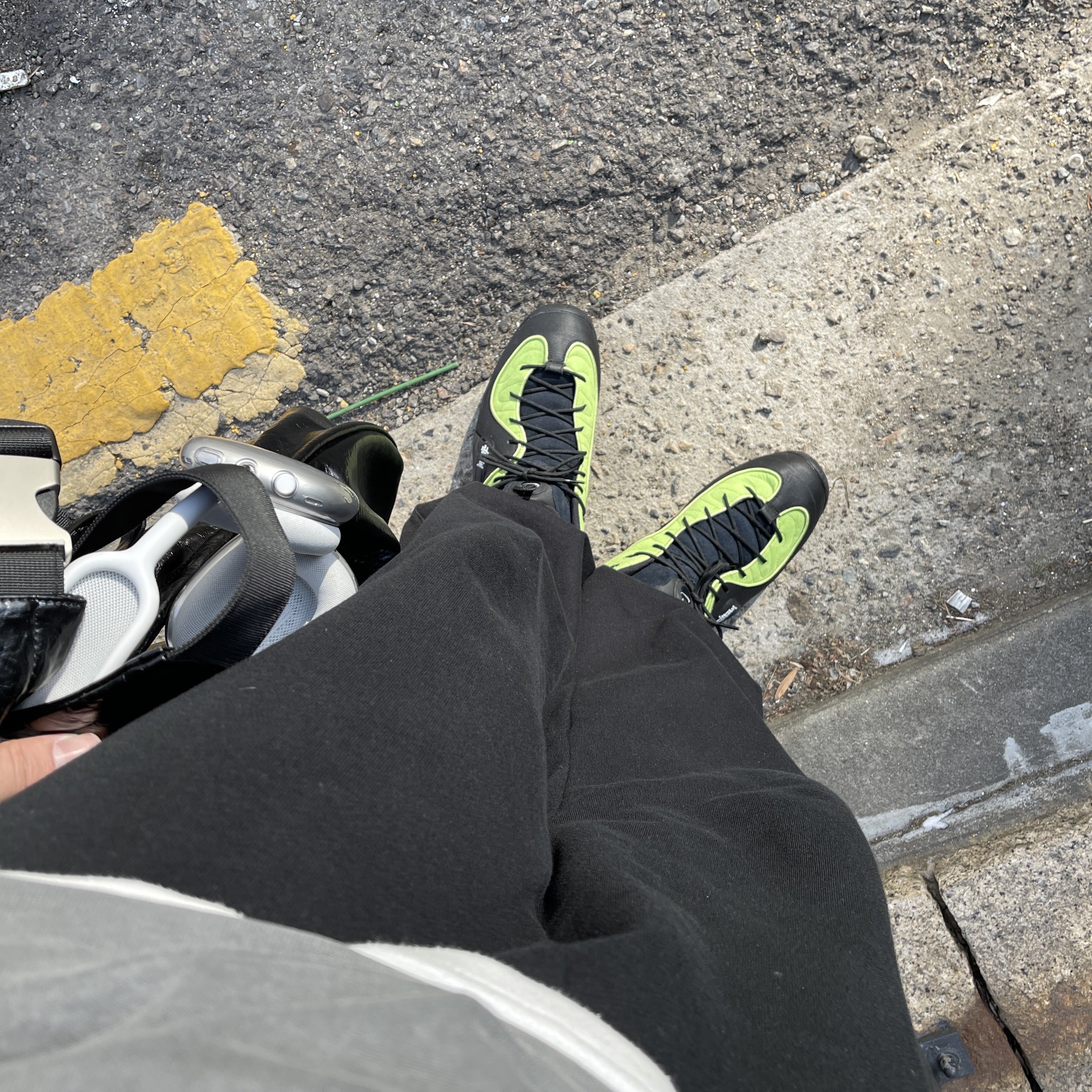 Nike x Stussy Air Penny II Vivid Green and Black 착용 스타일 - 1