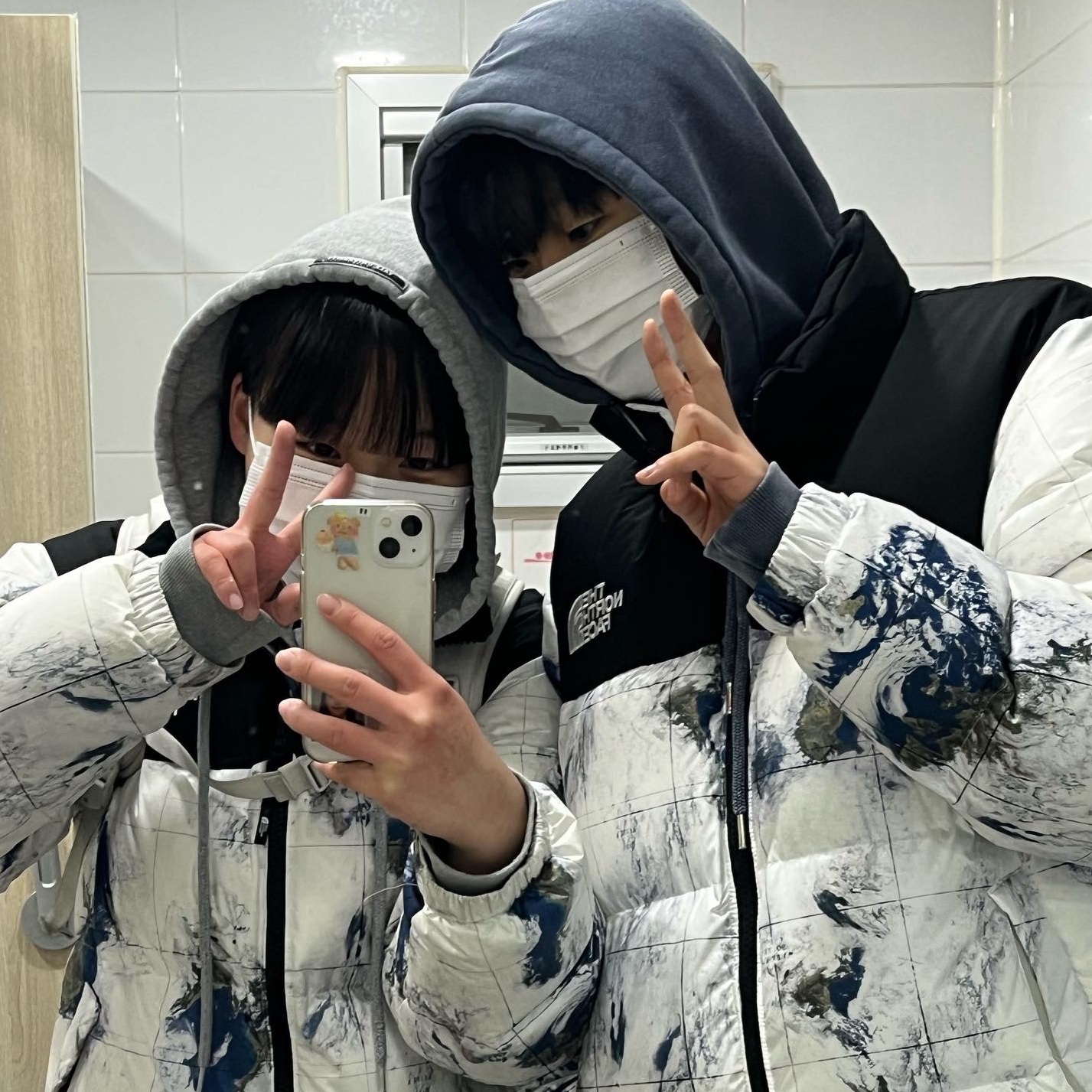 The North Face White Label Novelty Nuptse Down Jacket P White Sand 착용 스타일