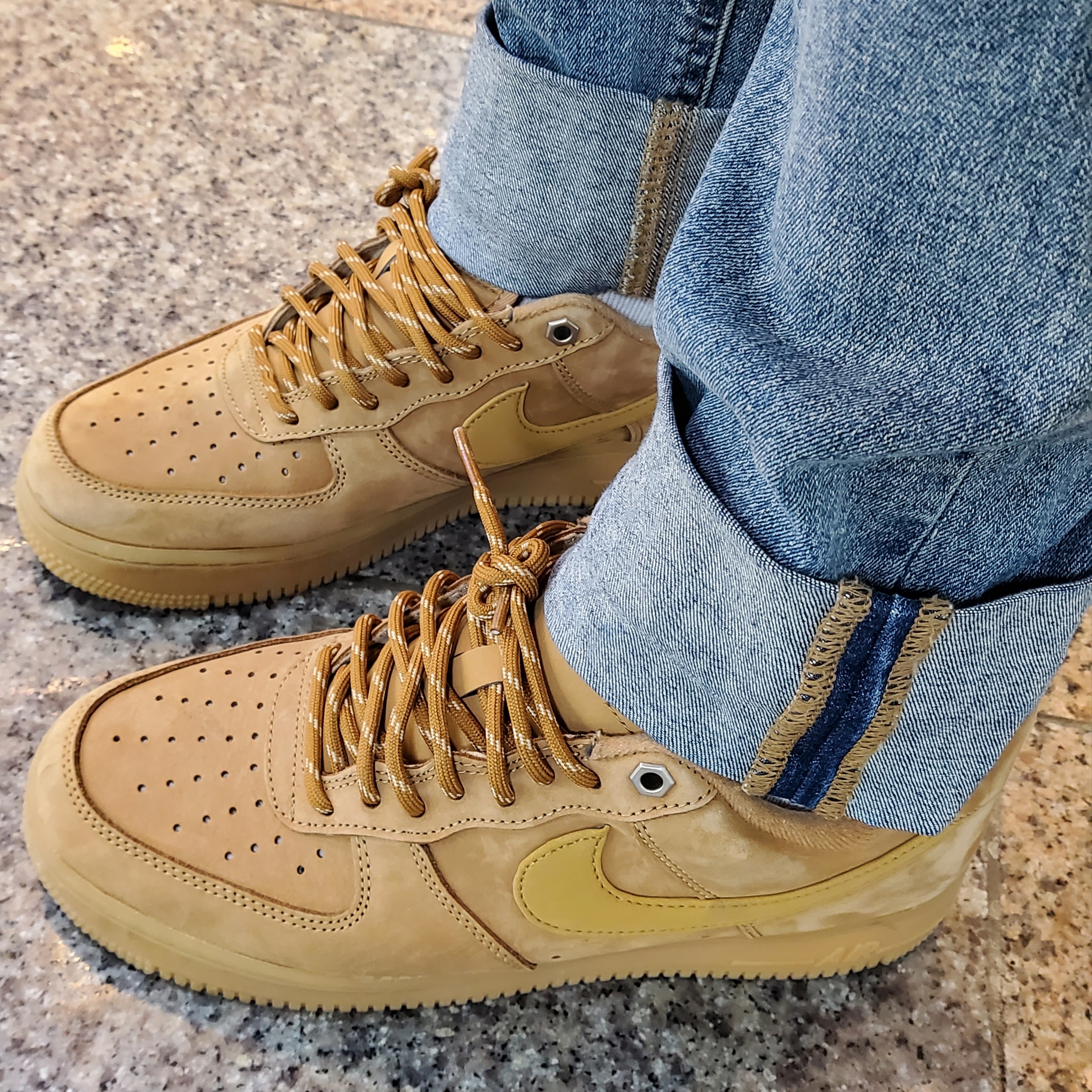 Nike Air Force 1 '07 WB Flax 착용 스타일