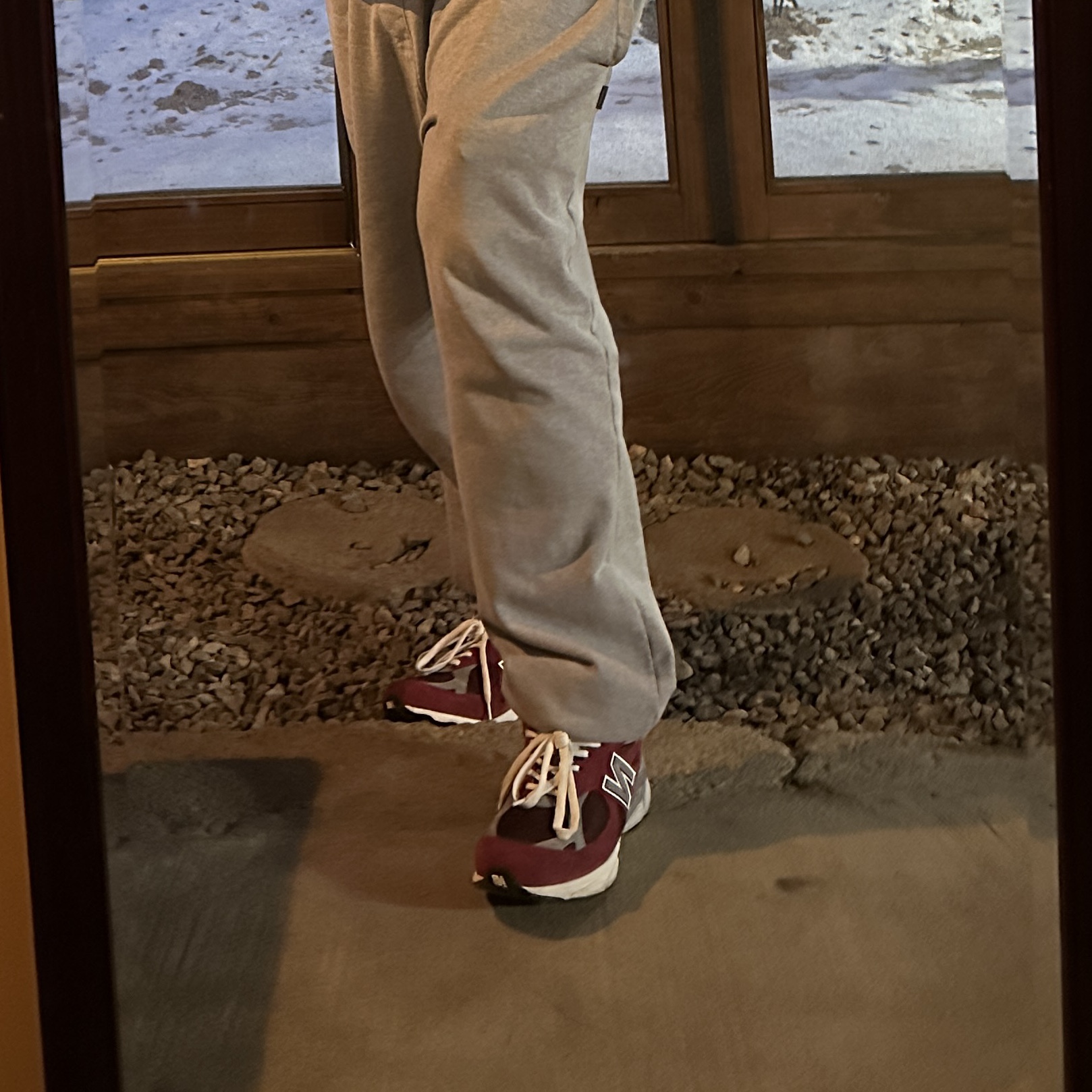 New Balance 990v3 Made in USA Scarlet Marblehead, Nike NRG Solo Swoosh Fleece Pants Dark Grey Heather - US/EU 착용 스타일