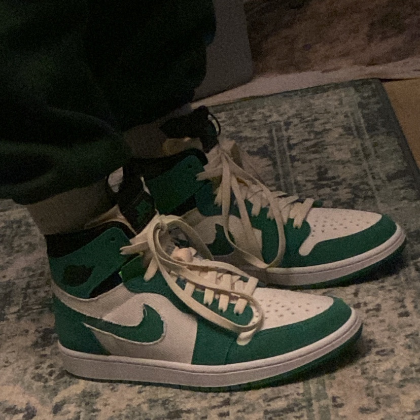 Jordan 1 Zoom Air CMFT Stadium Green 착용 스타일