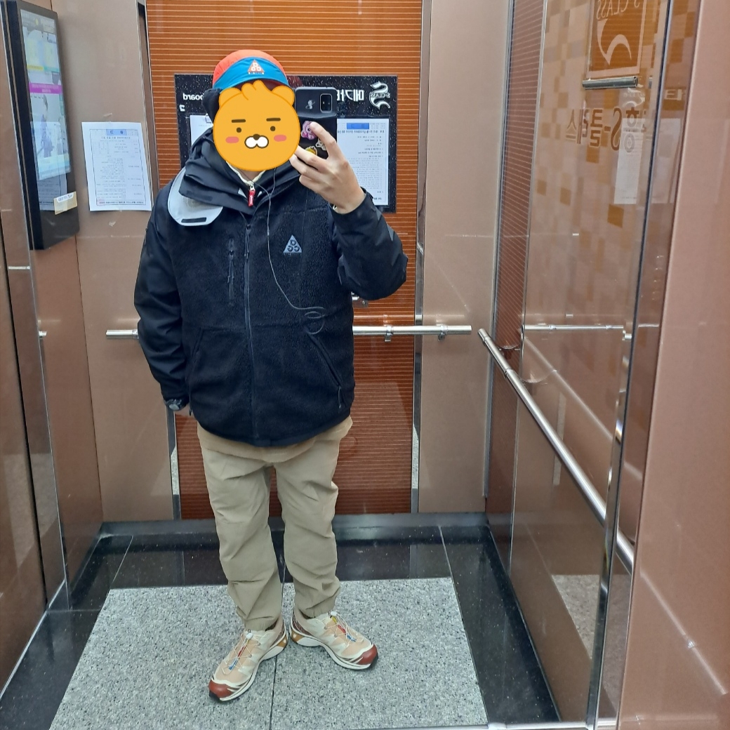 Nike ACG Sherpa Vest Black - US/EU, Nike x Travis Scott NRG BH Jacket Black - Asia 착용 스타일