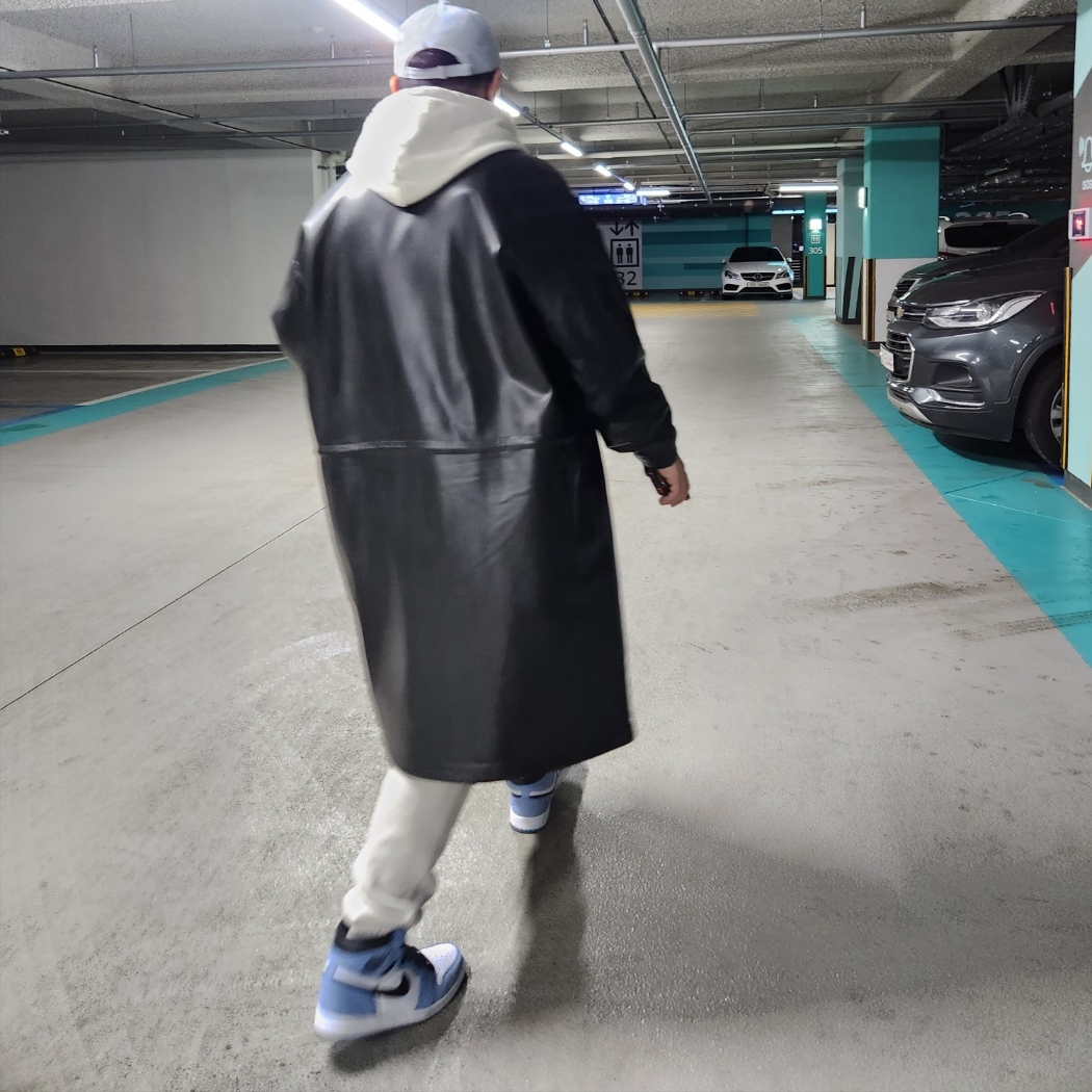 Jordan 1 Retro High OG University Blue 착용 스타일 - 1