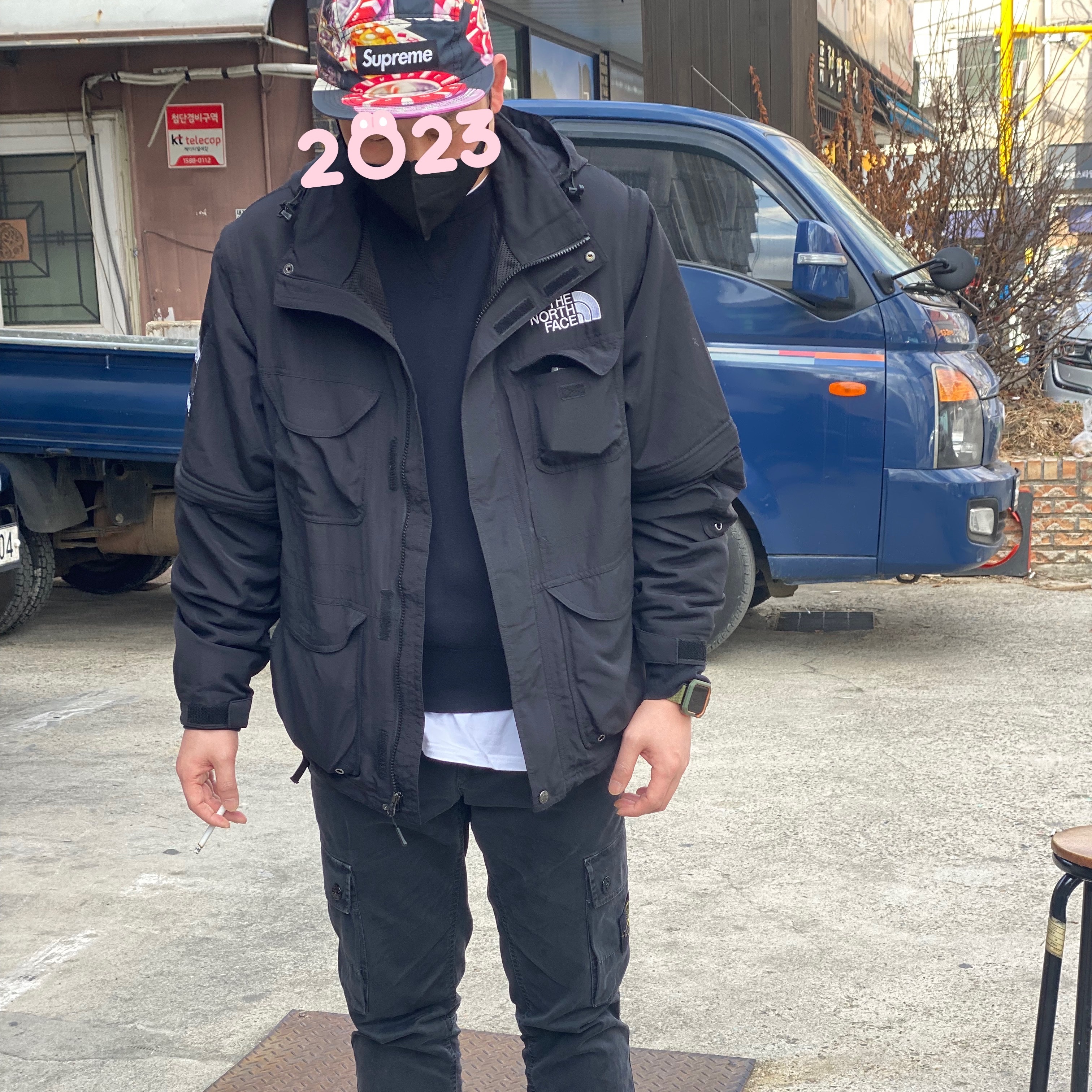 Supreme x The North Face Trekking Convertible Jacket Black - 22SS, Jordan 1 Mid SE Infrared 23 착용 스타일 - 1