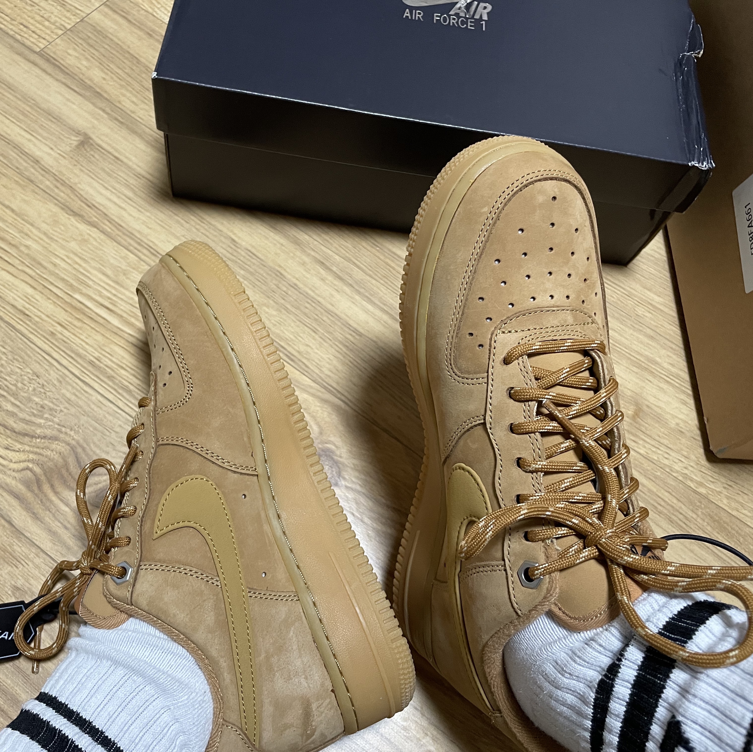 Nike Air Force 1 '07 WB Flax 착용 스타일 - 2