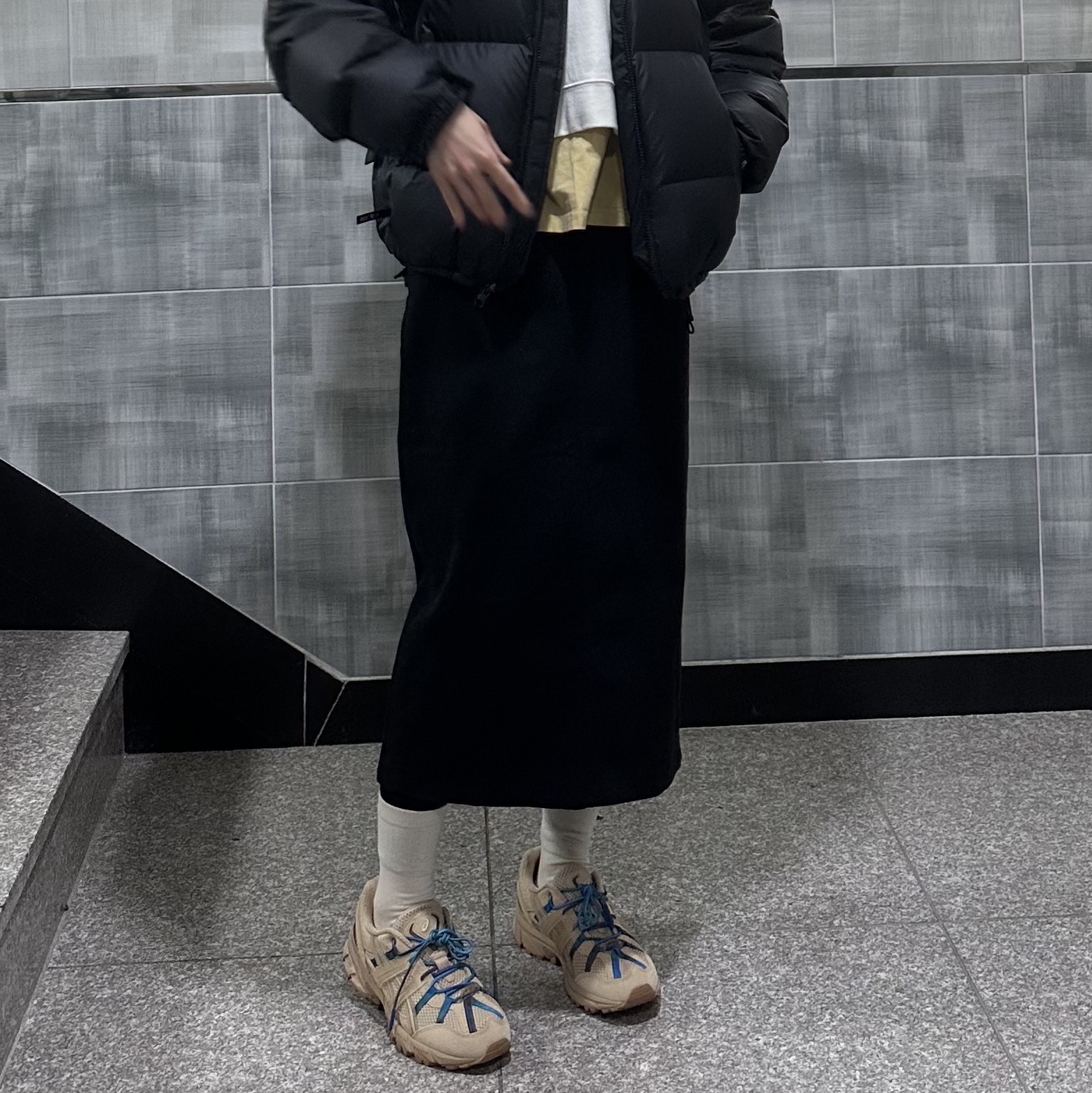 Asics x A.P.C. Gel-Sonoma 15-50 Beige, The North Face 1996 Eco Nuptse Jacket Black 착용 스타일 - 2