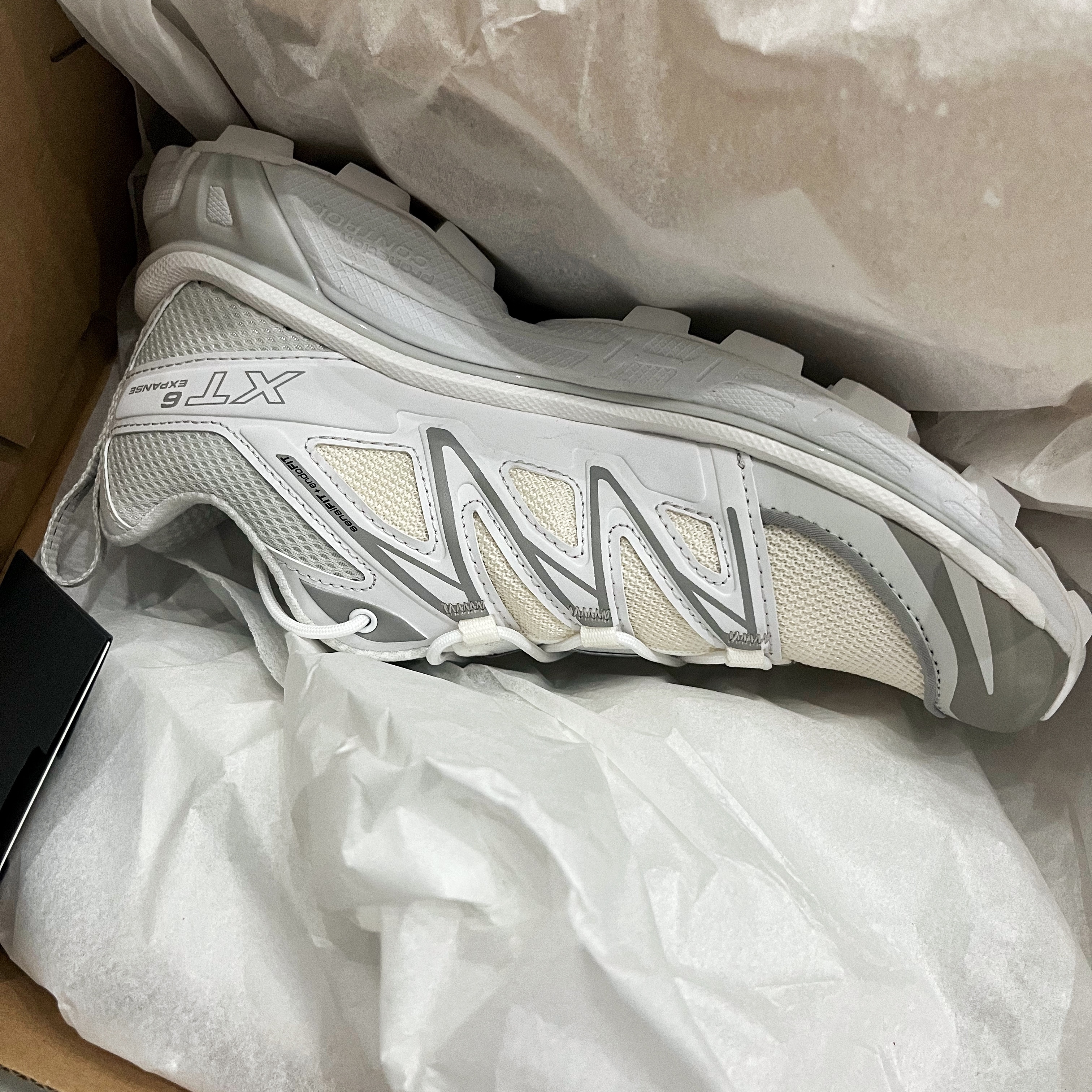 Salomon XT-6 Expanse Vanilla Ice White 착용 스타일