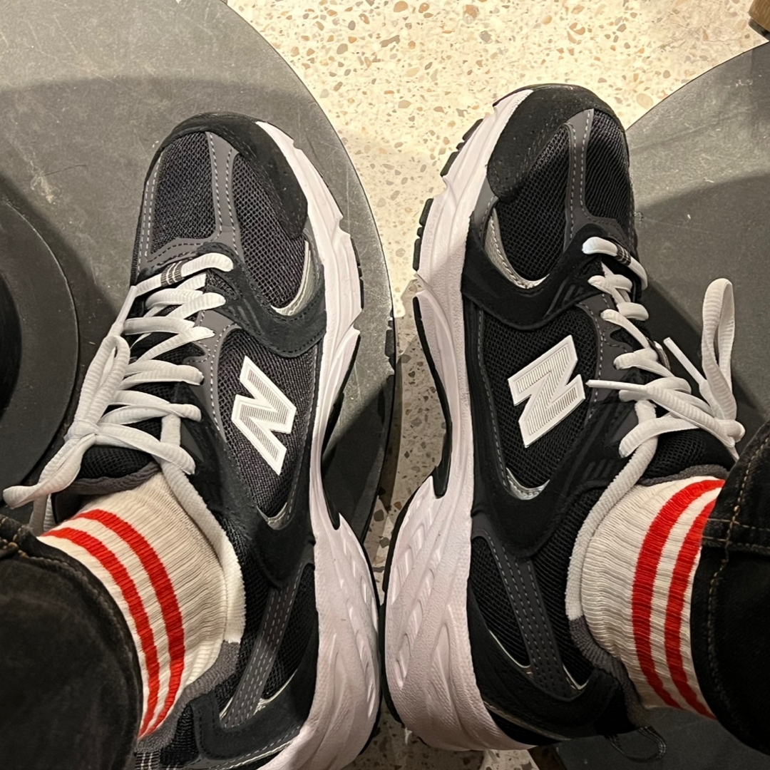 New Balance 530 Classic Black 착용 스타일