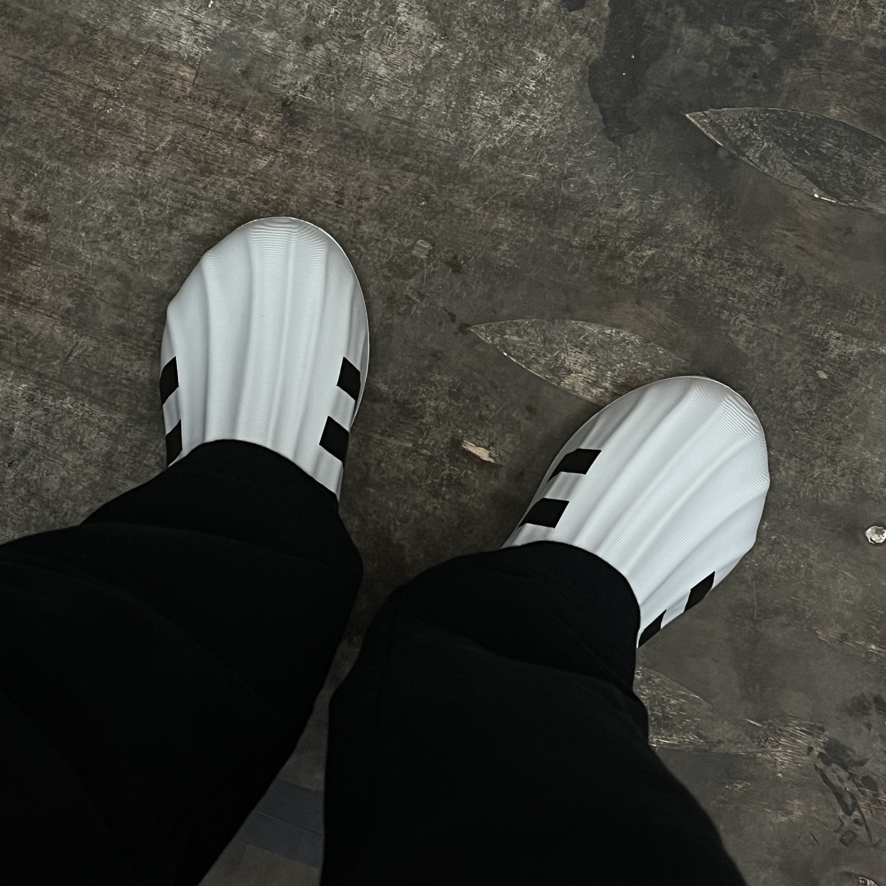 Adidas Adifom Superstar Core White 착용 스타일