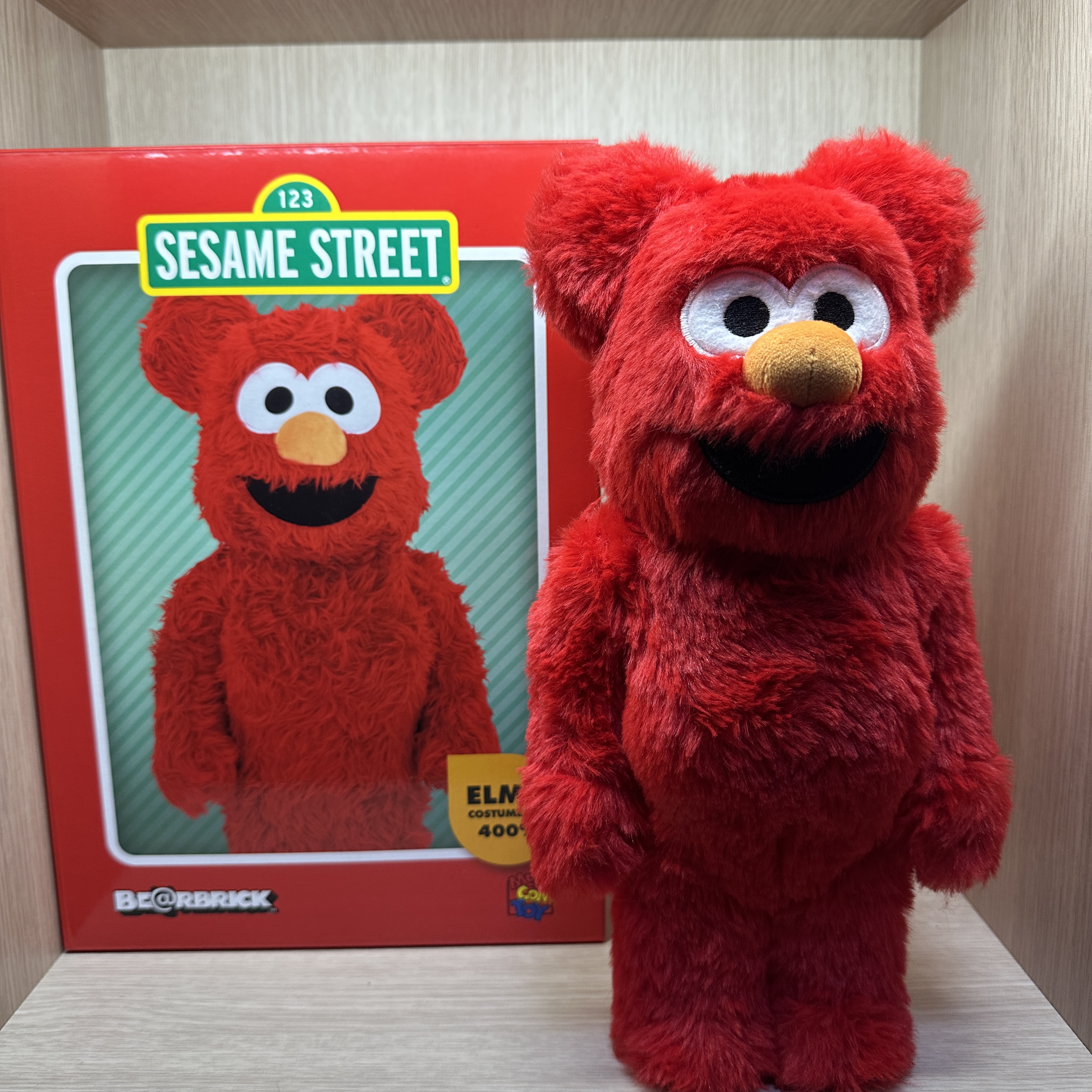 Bearbrick Sesame Street Elmo Costume Ver. 400% 착용 스타일 - 1