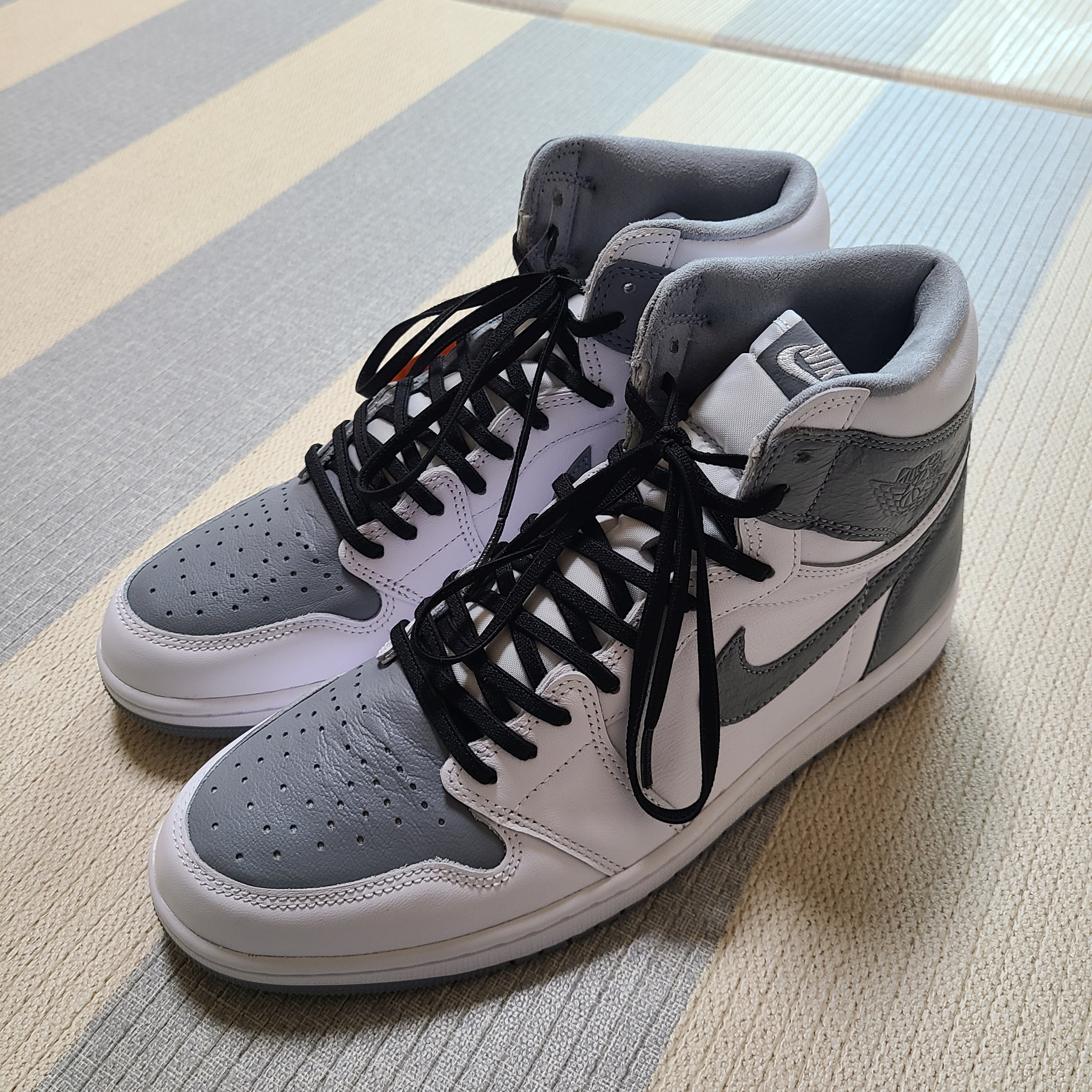 Jordan 1 Retro High OG Stealth 착용 스타일