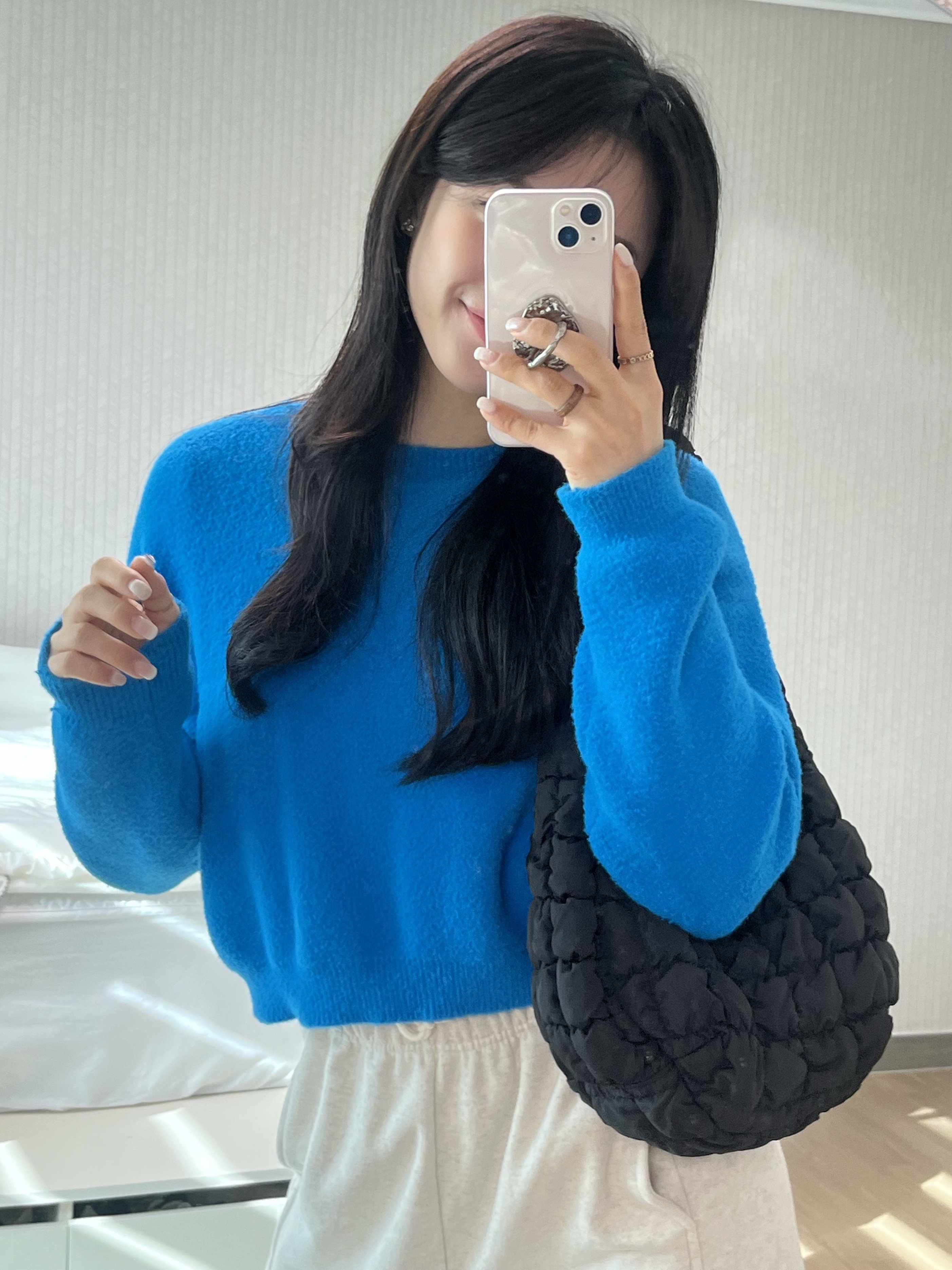 COS Quilted Mini Bag Black 착용 스타일
