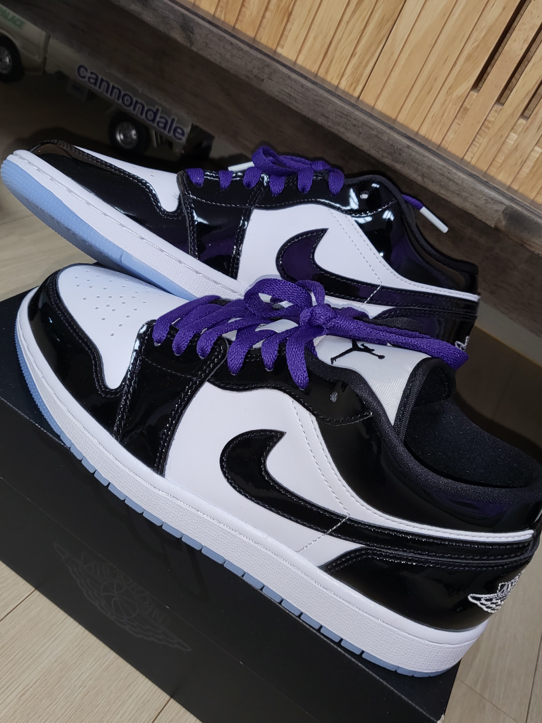Jordan 1 Low SE Concord 착용 스타일 - 2