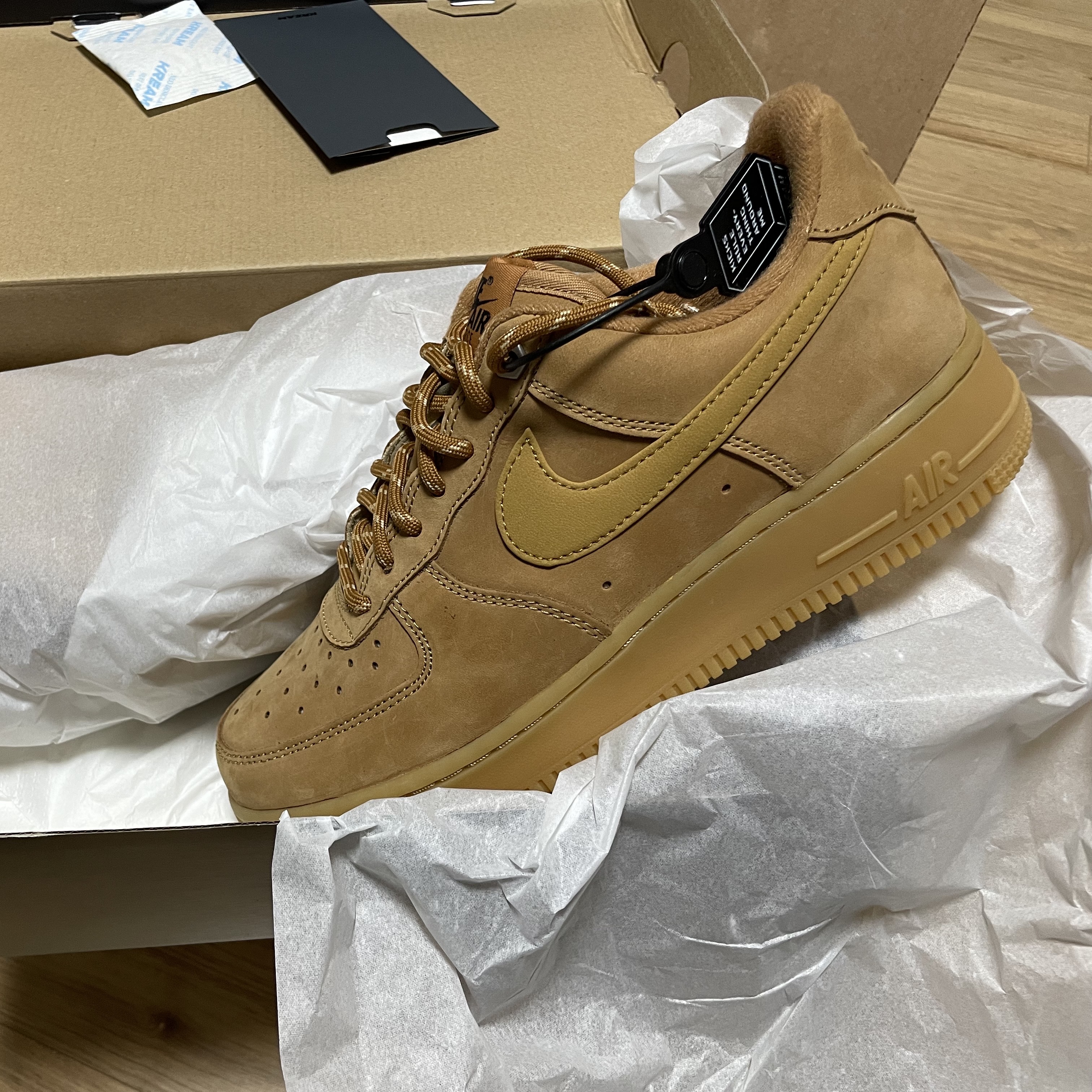 Nike Air Force 1 '07 WB Flax 착용 스타일 - 1