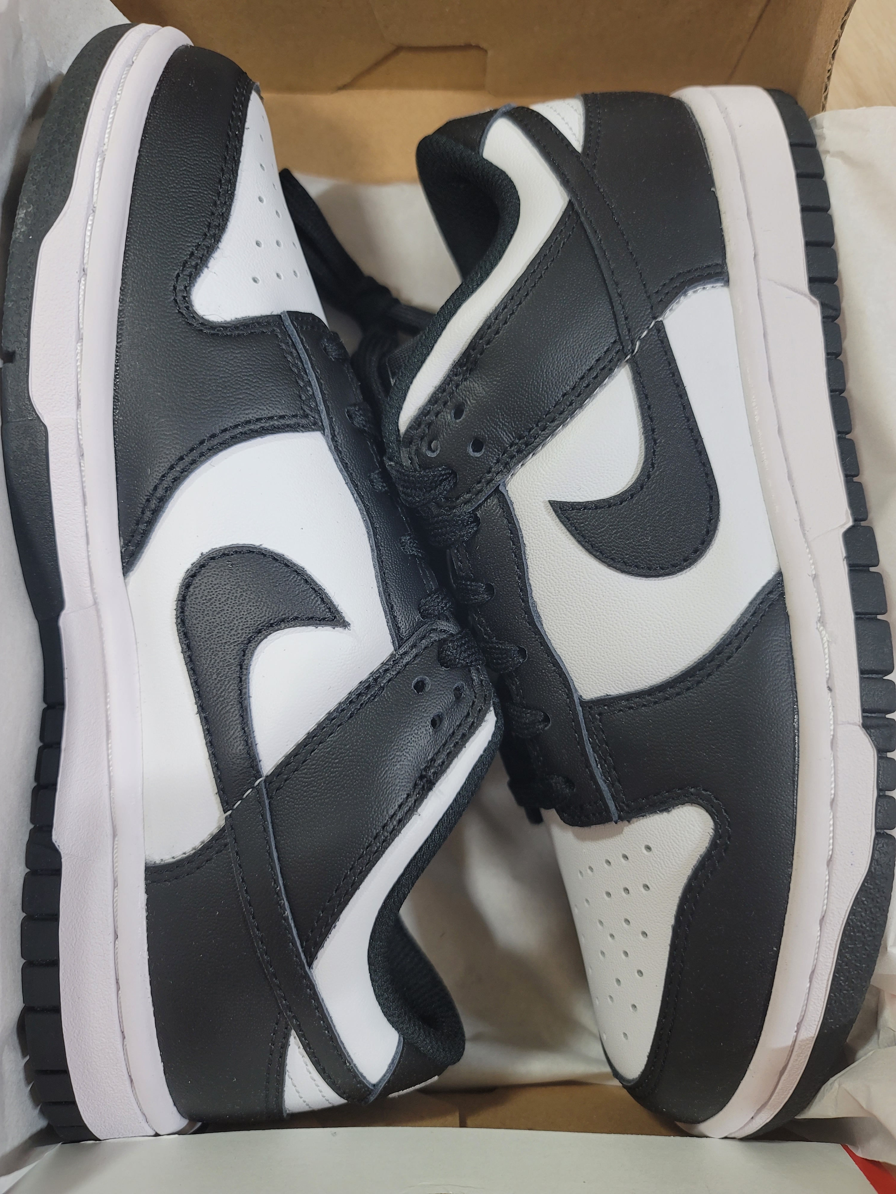 Nike Dunk Low Retro Black 착용 스타일