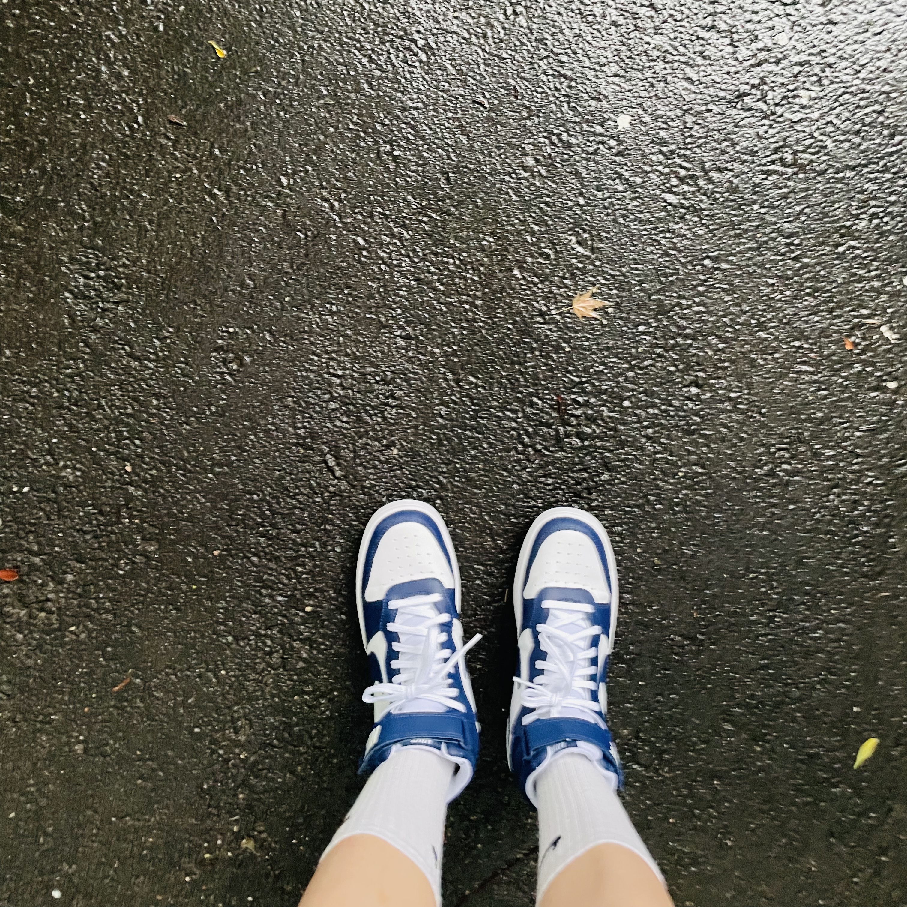 (W) Nike Dunk Low Archeo Pink, (GS) Nike Court Borough Mid 2 White Blue Void 착용 스타일 - 2