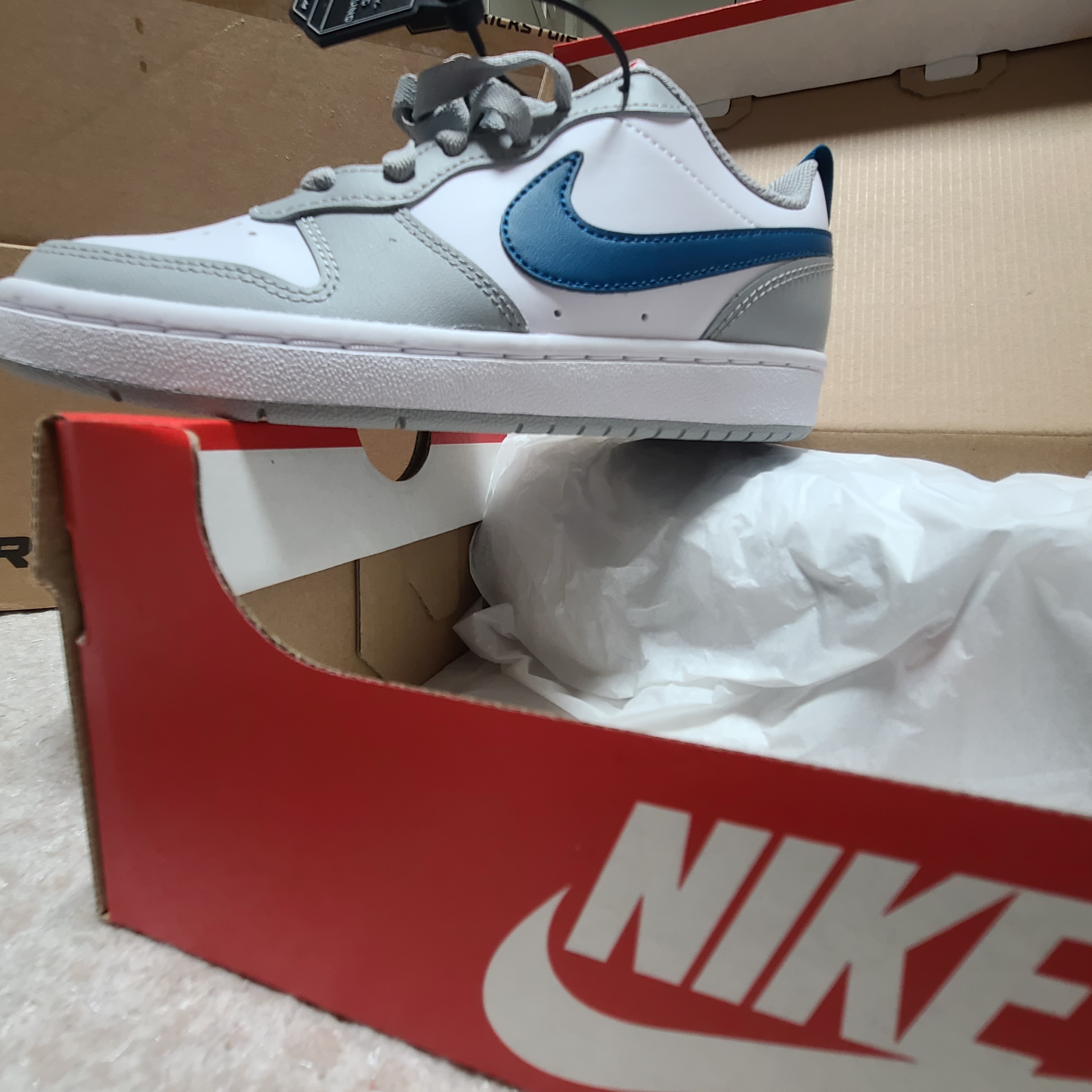(GS) Nike Court Borough Low 2 Light Smoke Grey 착용 스타일 - 1