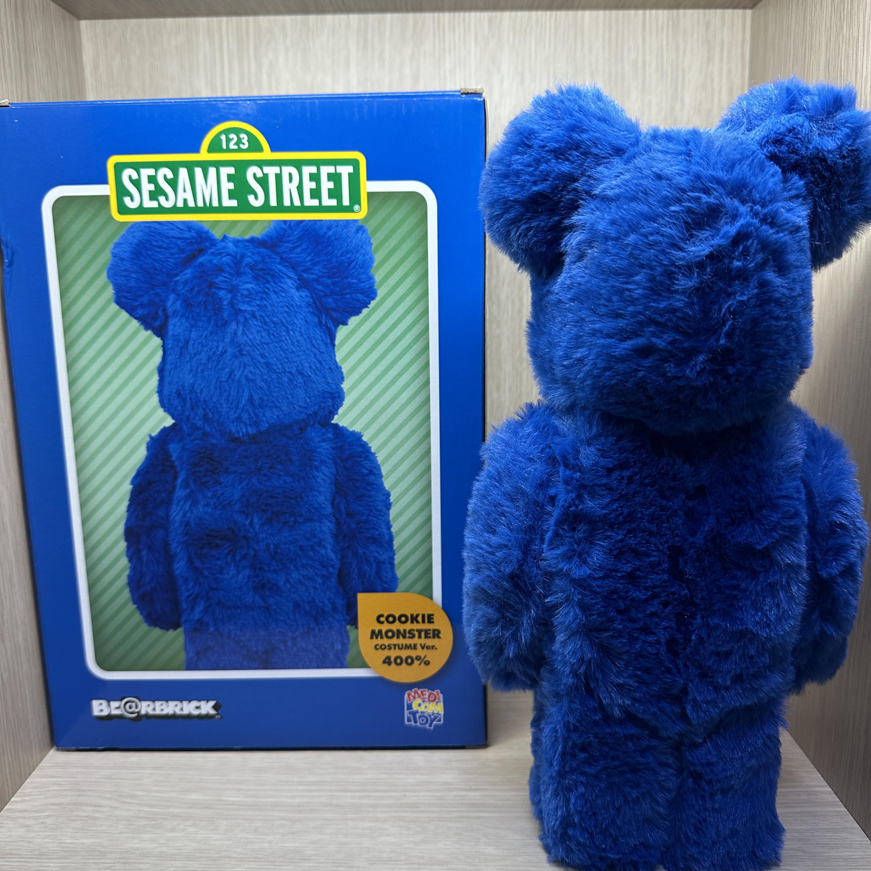 Bearbrick Sesame Street Cookie Monster Costume Ver. 400% 착용 스타일 - 2