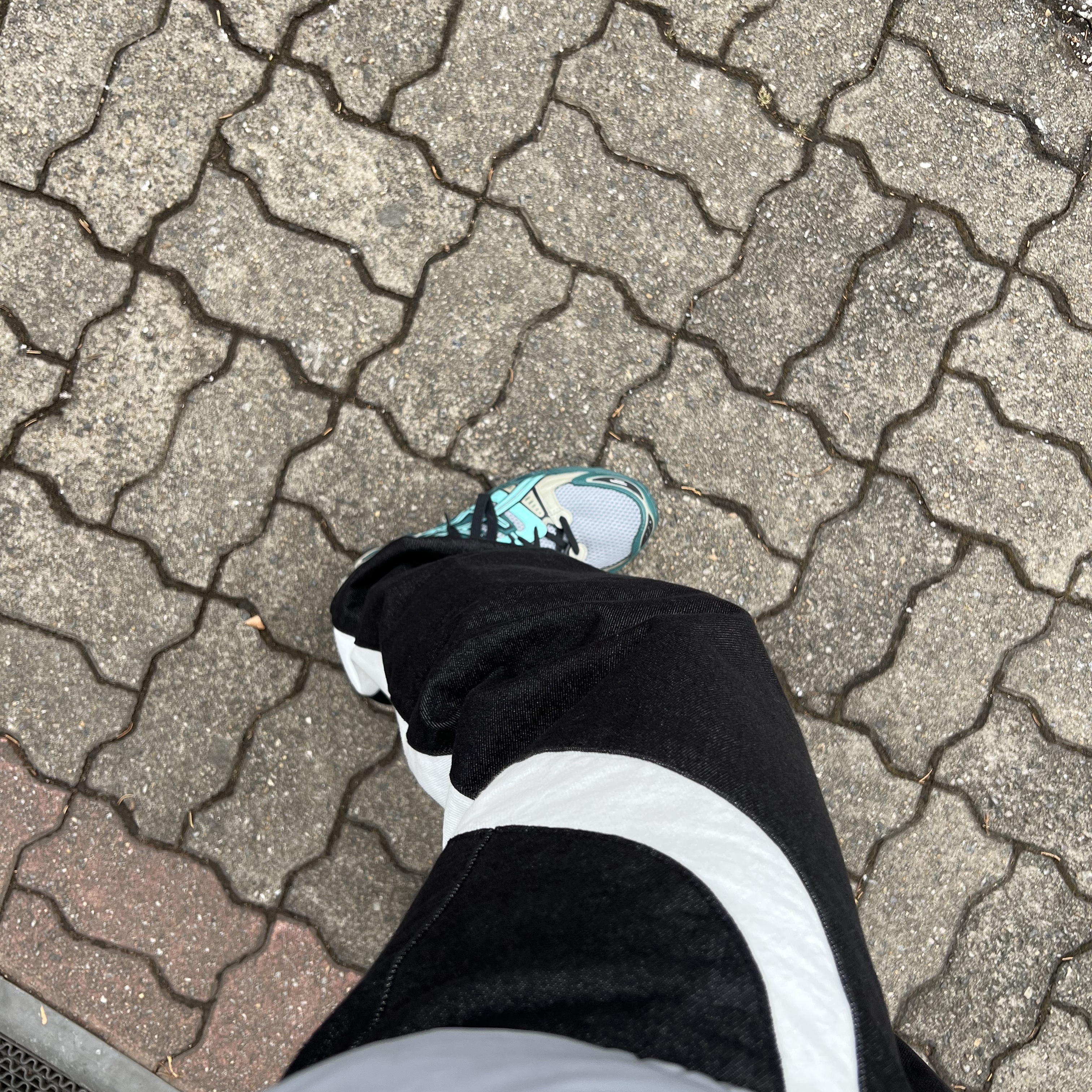 Asics UB3-S Gel-Nimbus 9 Piedmont Grey 착용 스타일 - 1