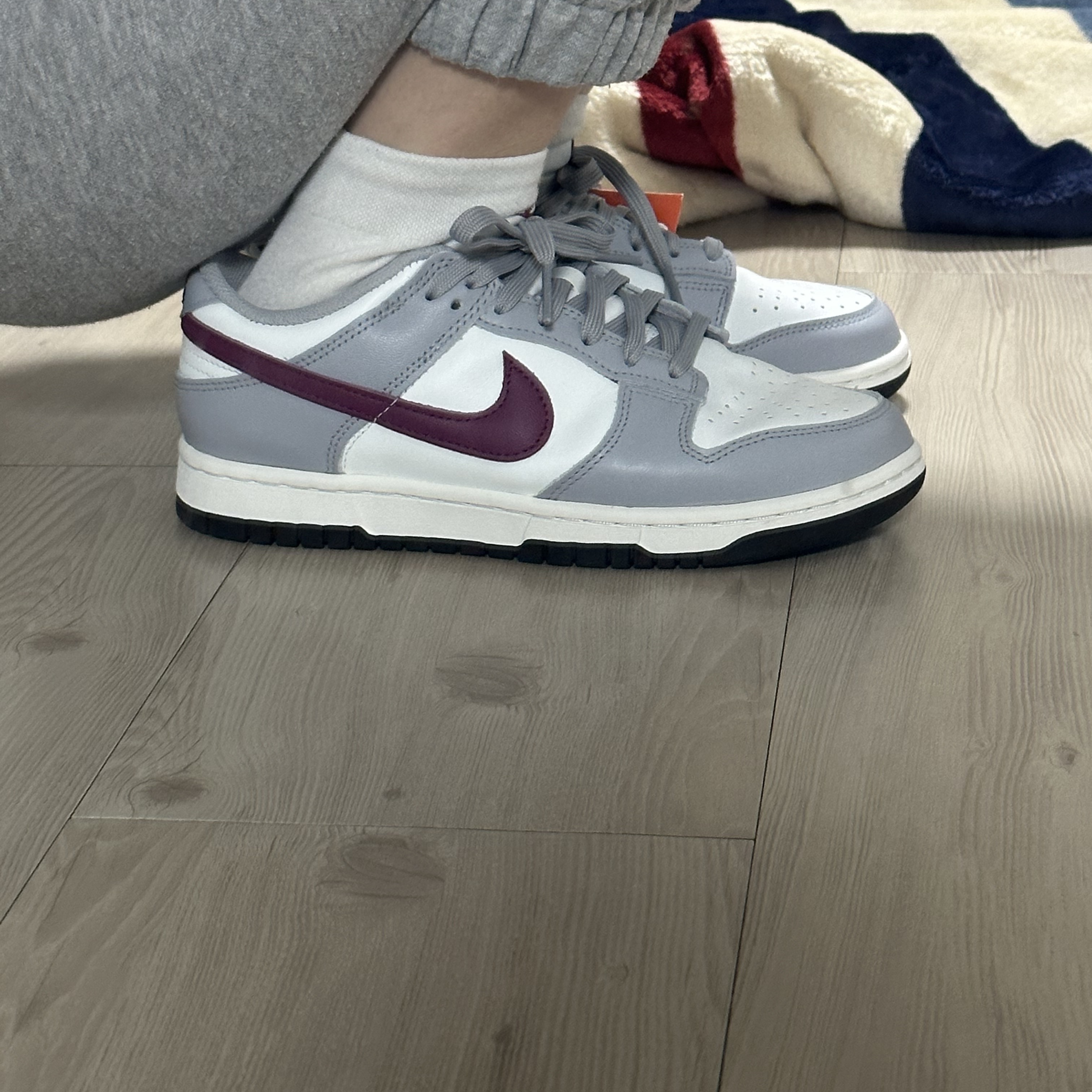 (W) Nike Dunk Low Wolf Grey Rosewood 착용 스타일