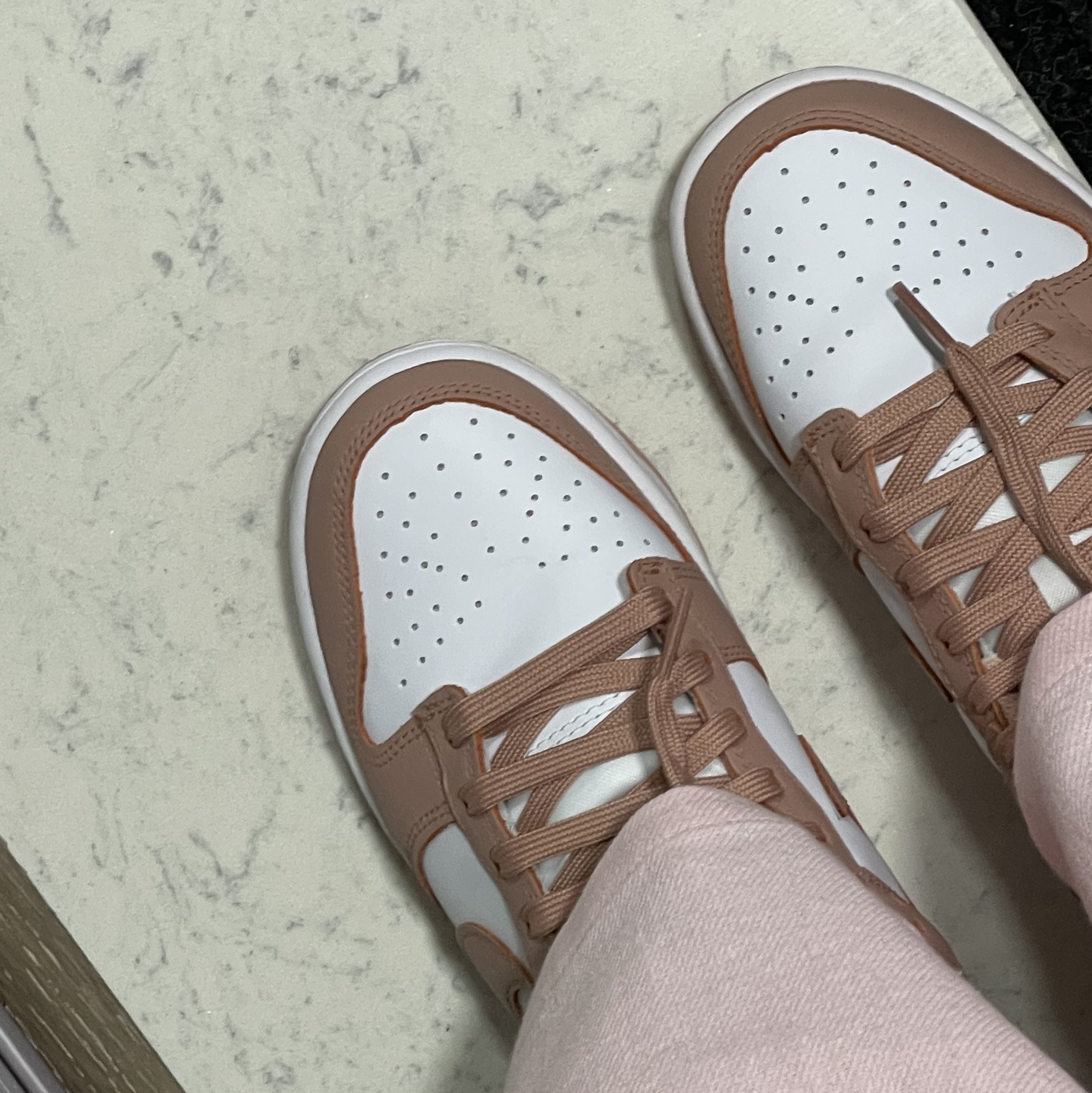 (W) Nike Dunk Low Rose Whisper 착용 스타일 - 1