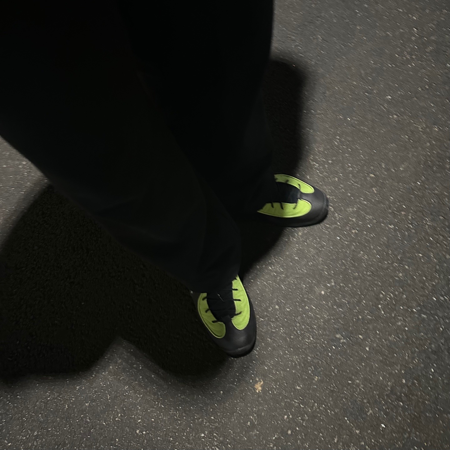Nike x Stussy Air Penny II Vivid Green and Black 착용 스타일 - 3