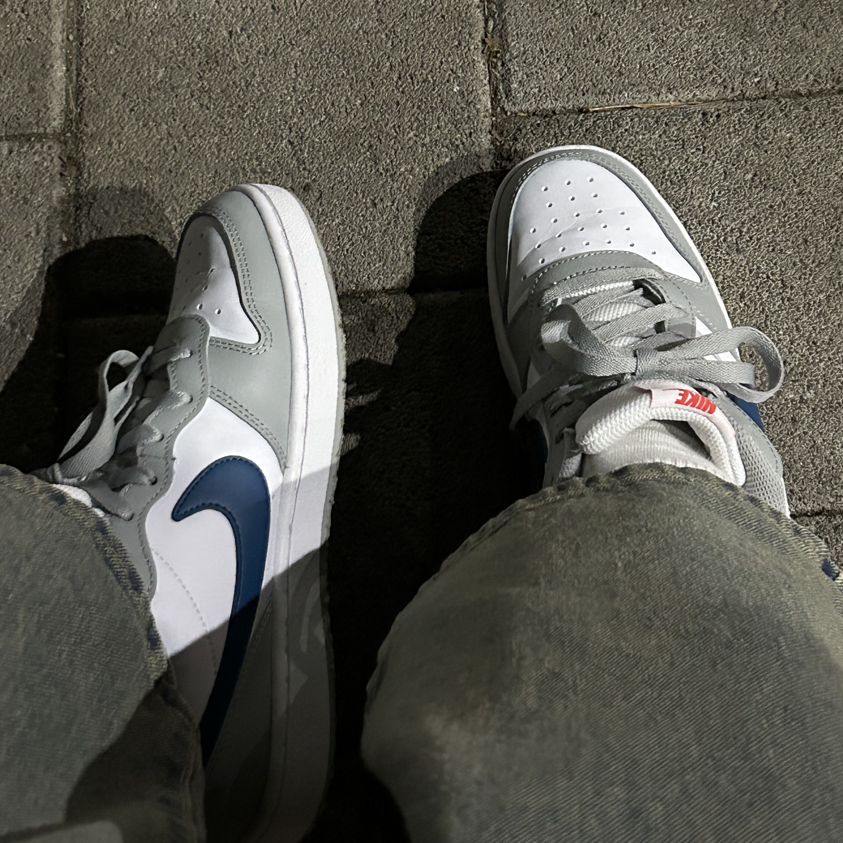 (GS) Nike Court Borough Low 2 Light Smoke Grey 착용 스타일 - 4