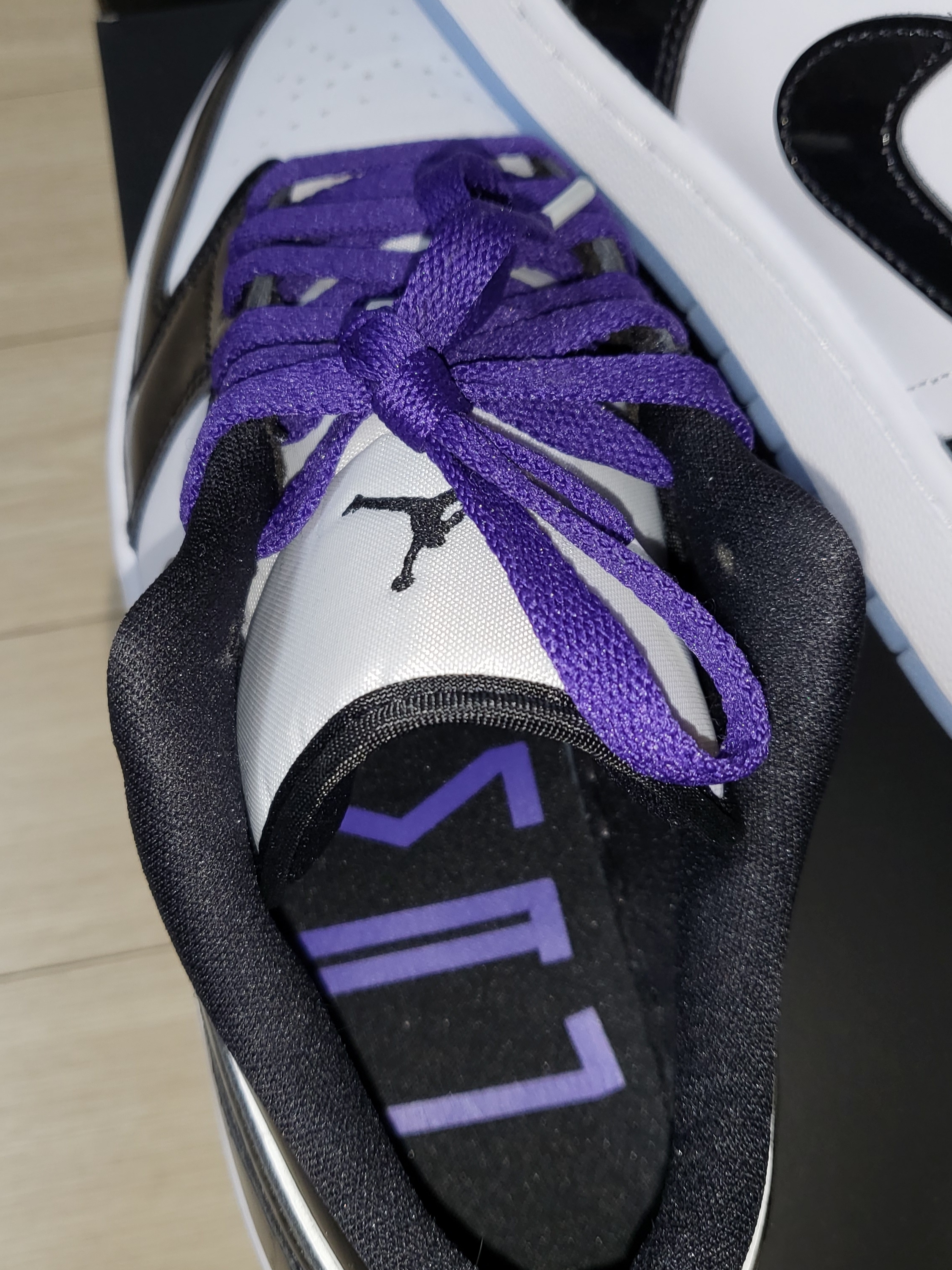 Jordan 1 Low SE Concord 착용 스타일 - 3