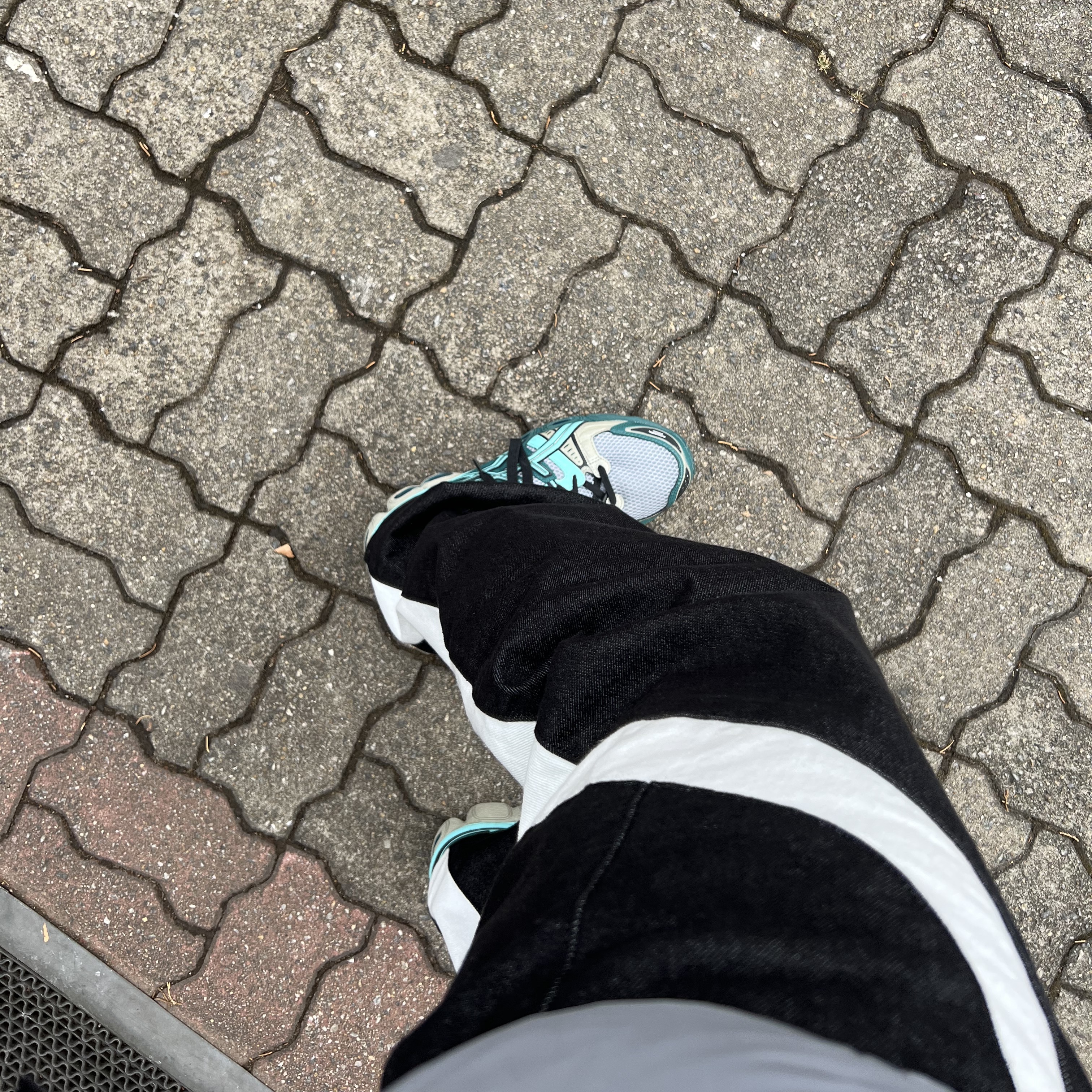 Asics UB3-S Gel-Nimbus 9 Piedmont Grey 착용 스타일 - 2
