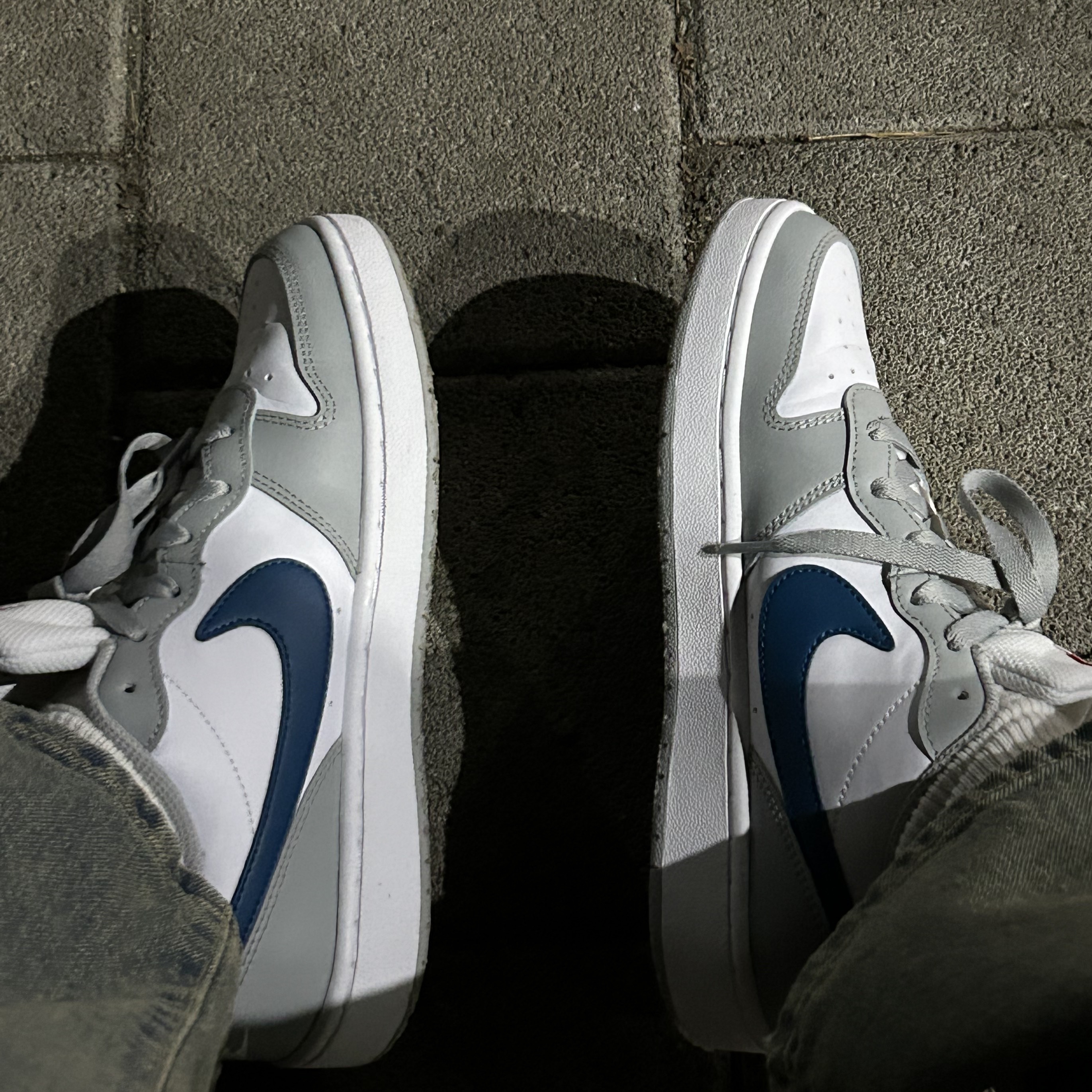 (GS) Nike Court Borough Low 2 Light Smoke Grey 착용 스타일 - 3