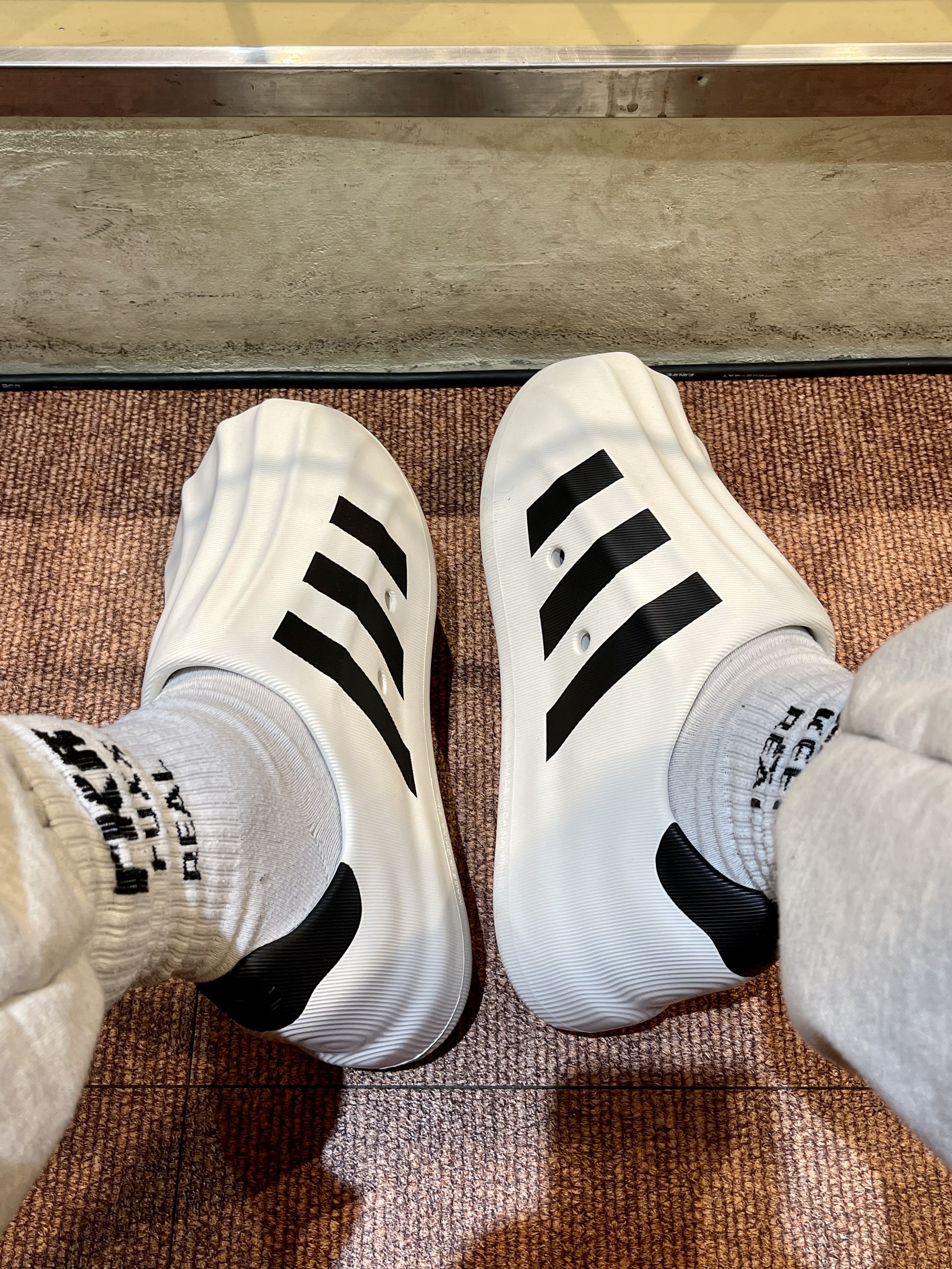 Adidas Adifom Superstar Core White 착용 스타일 - 1